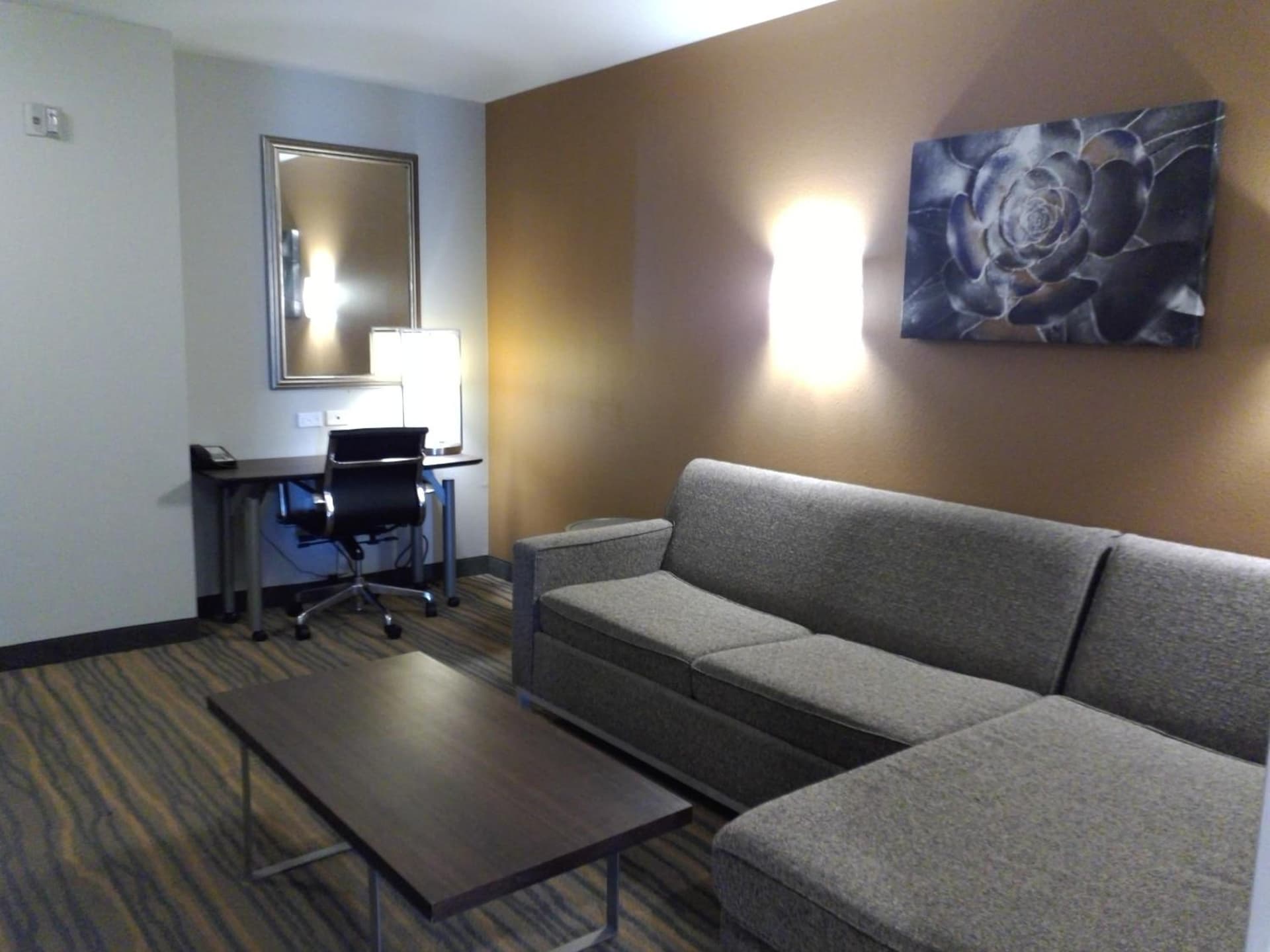 Holiday Inn & Suites Albuquerque-North I-25 by IHG property views in Albuquerque, NM — gallery photo 3
