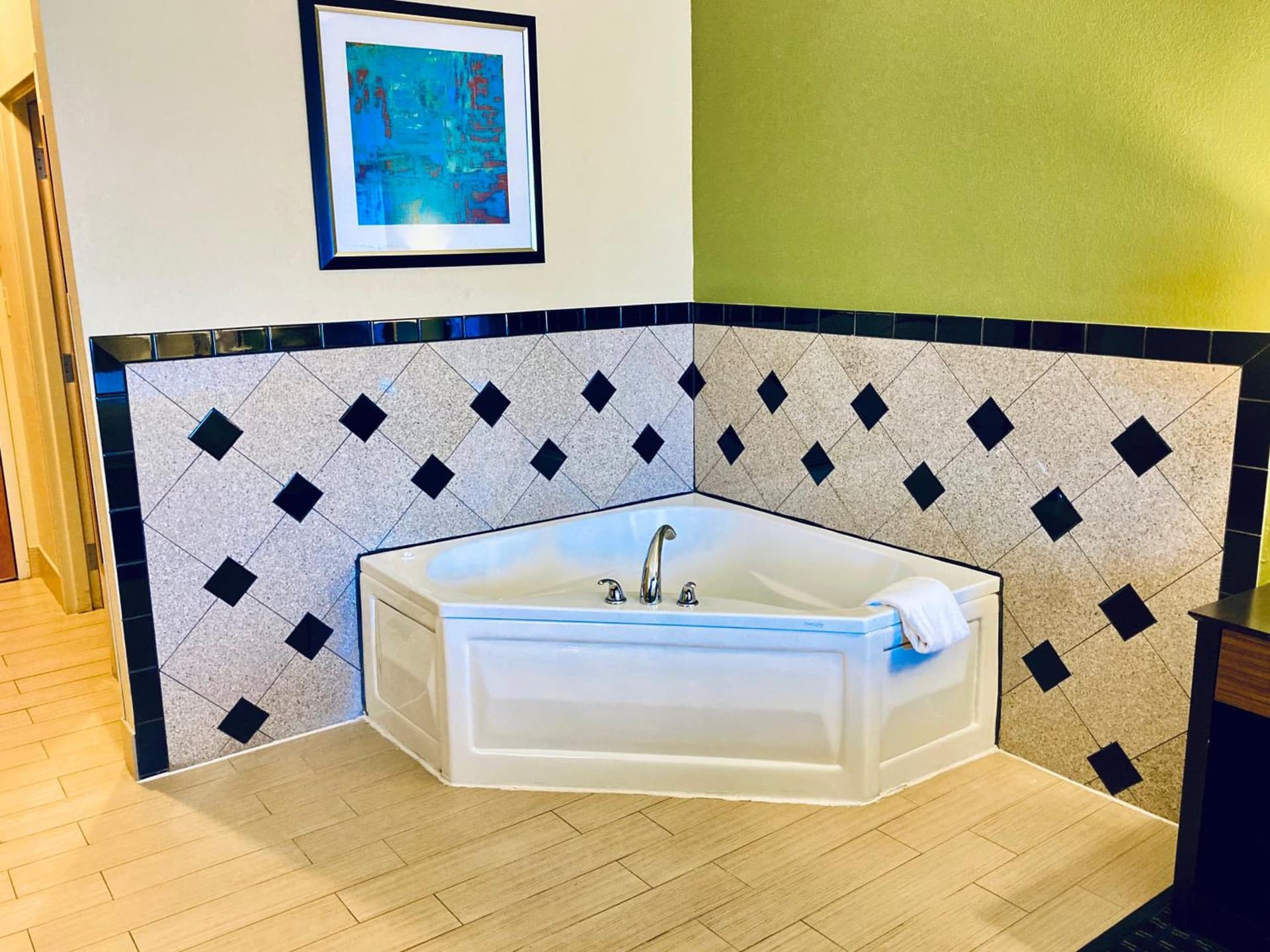 Holiday Inn Express Hotel & Suites Edmond by IHG gallery photo in Edmond, OK — image 24