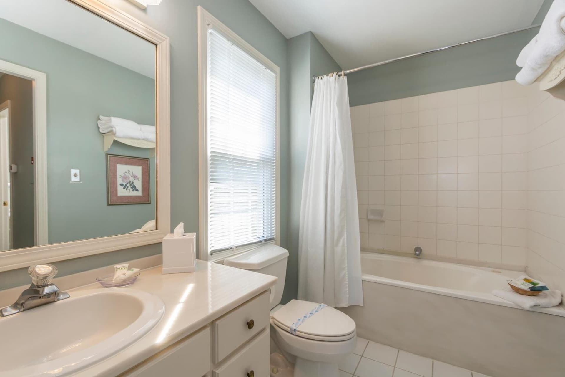 Century Suites Hotel gallery photo in Bloomington, IN — image 71