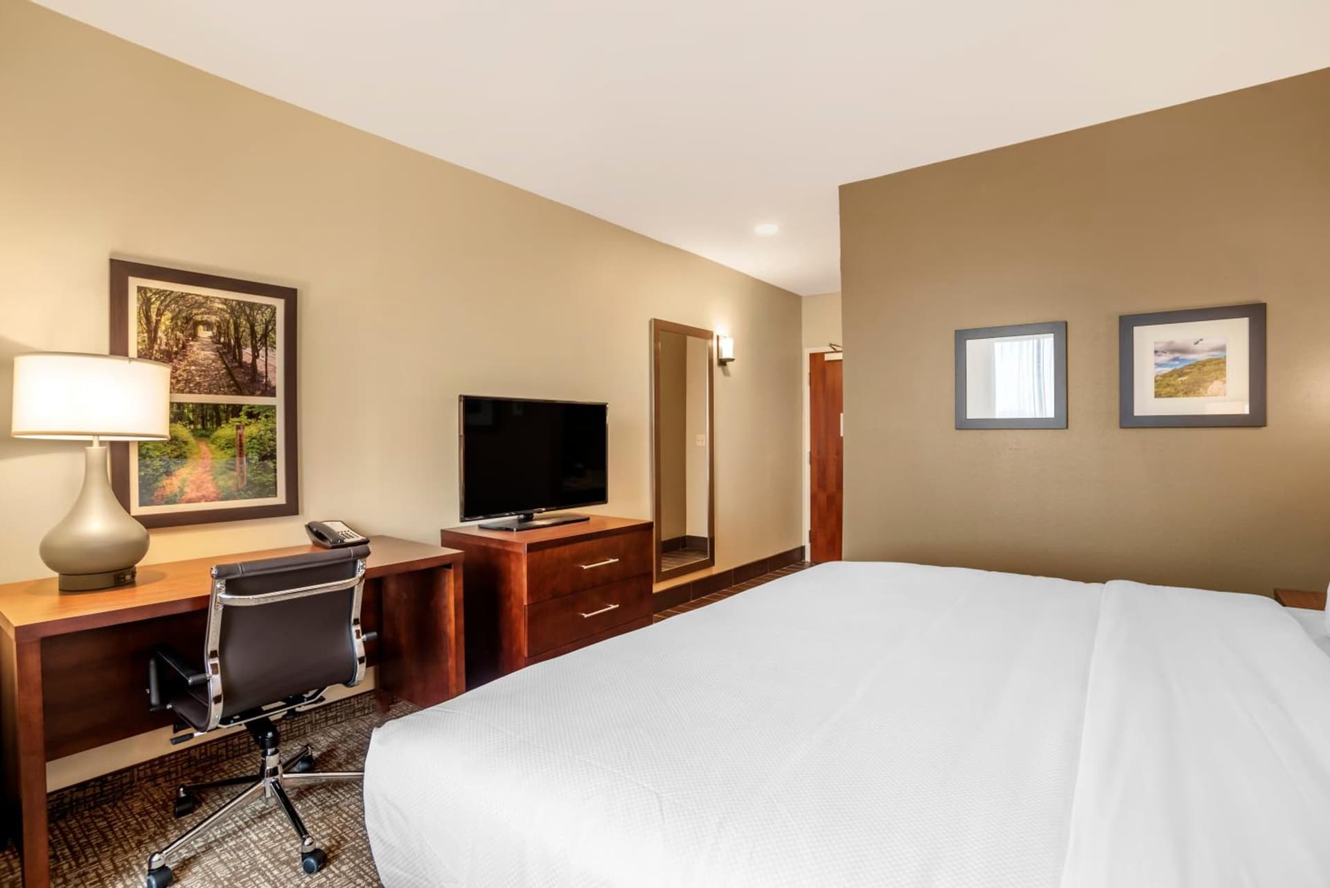 Comfort Inn & Suites Winchester gallery photo in Winchester, VA — image 22