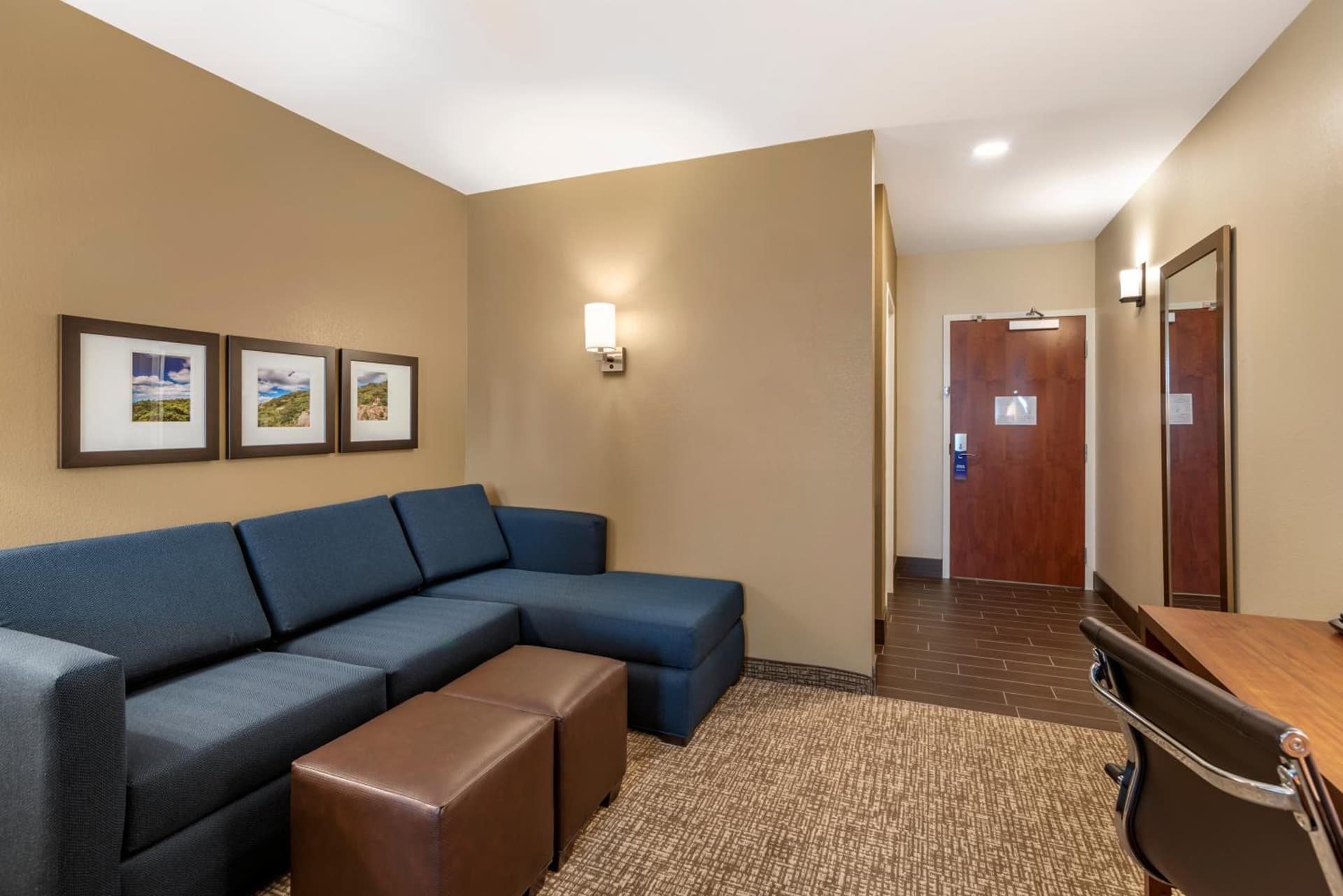 Comfort Inn & Suites Winchester interior in Winchester, VA — gallery photo 2