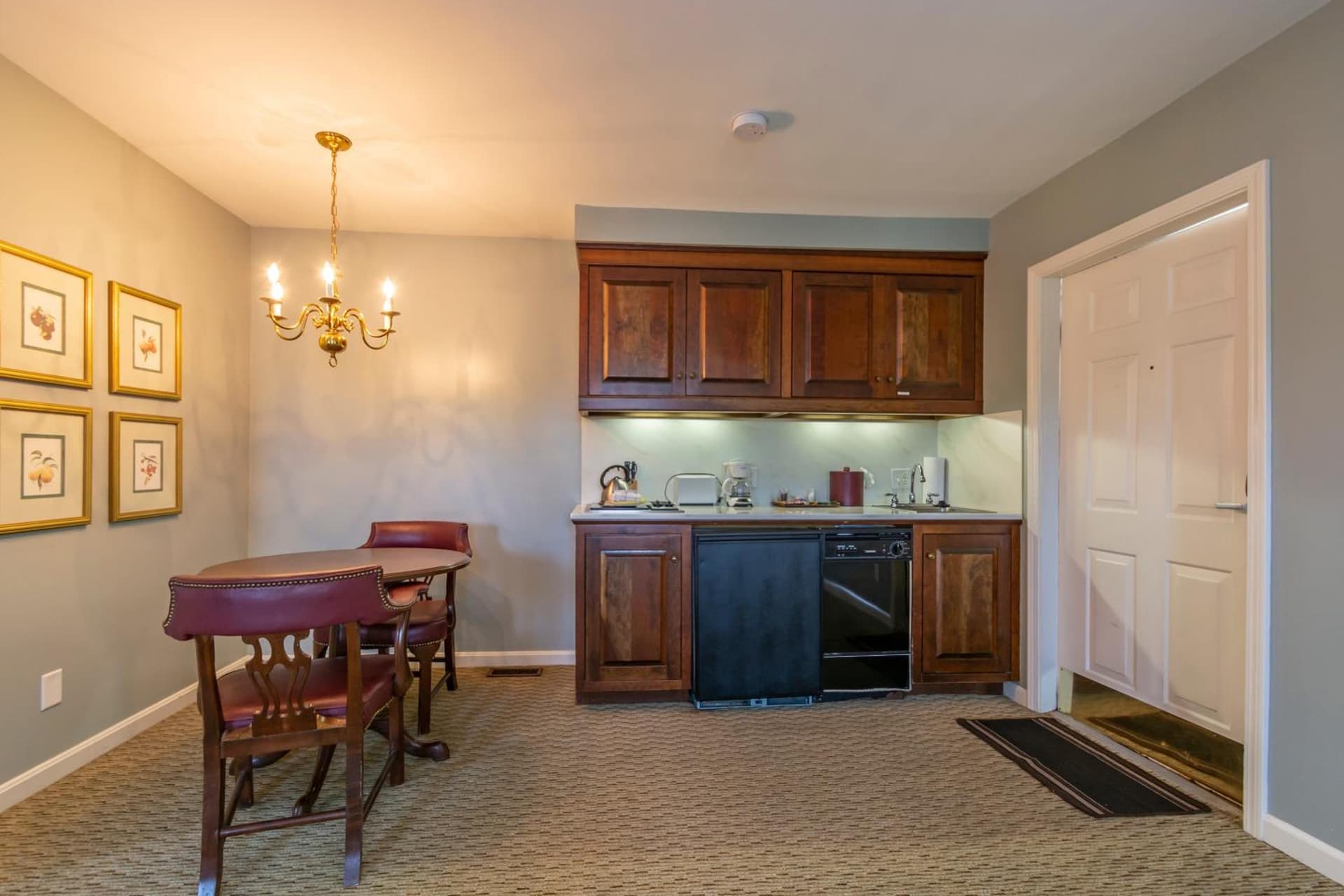 Century Suites Hotel gallery photo in Bloomington, IN — image 69