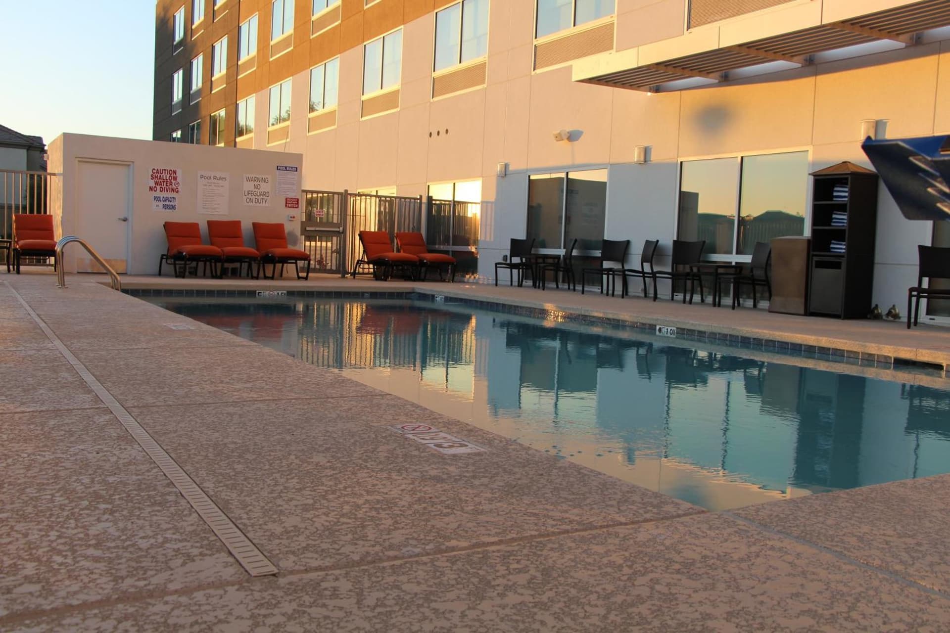 Holiday Inn Express & Suites - Phoenix - Airport North by IHG gallery photo in Phoenix, AZ — image 88