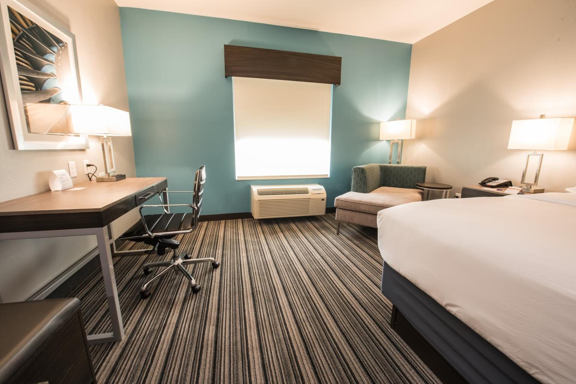 Holiday Inn Express & Suites Houston - Hobby Airport Area by IHG interior in Houston, TX — gallery photo 2