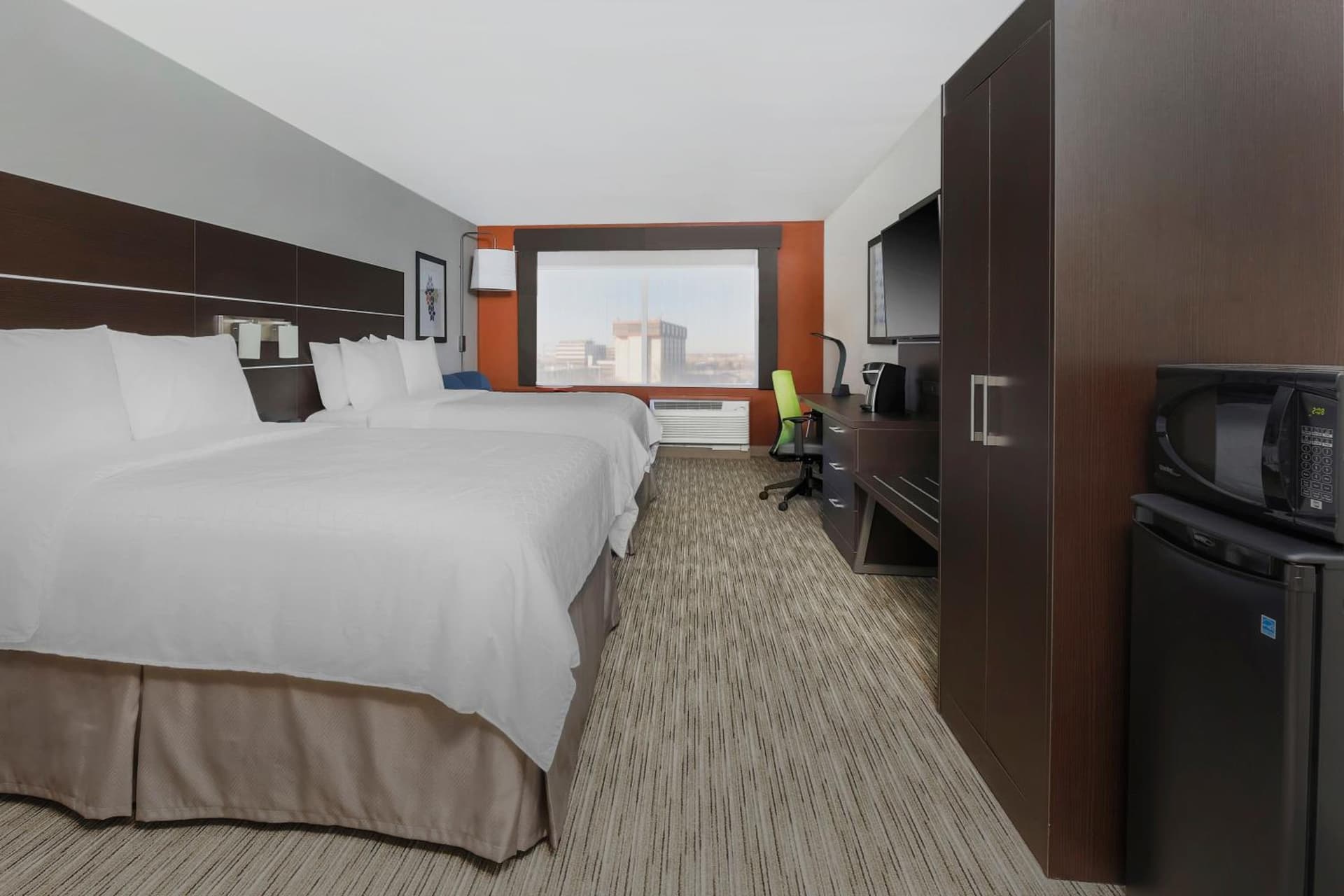 Holiday Inn Express & Suites Chicago O'Hare Airport by IHG gallery photo in Des Plaines, IL — image 28