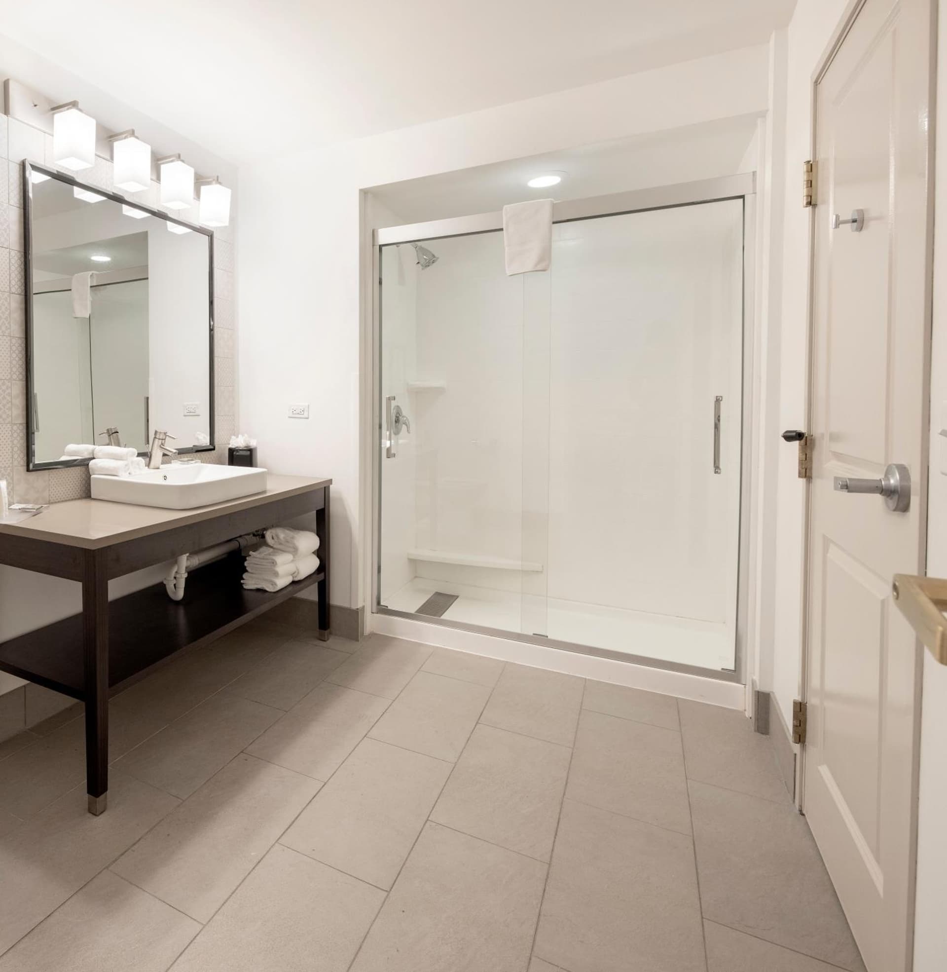 Country Inn & Suites by Radisson, Tinley Park, IL gallery photo in Tinley Park, IL — image 62