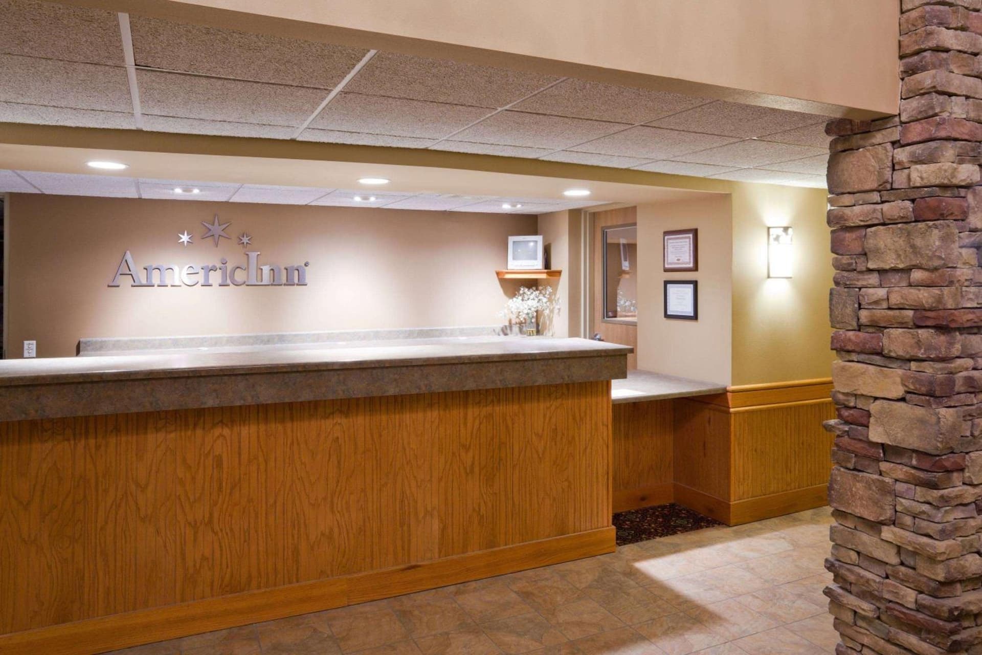 AmericInn by Wyndham Jackson interior in Jackson, MN — gallery photo 2