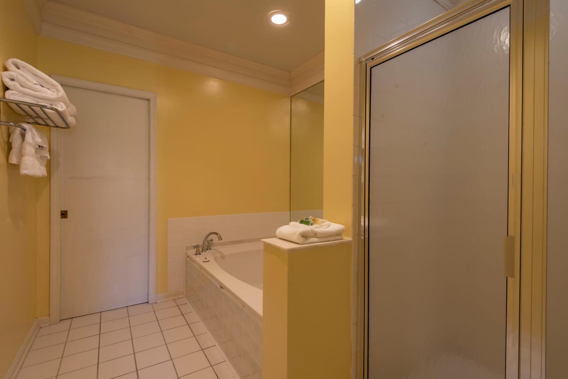 Century Suites Hotel gallery photo in Bloomington, IN — image 44