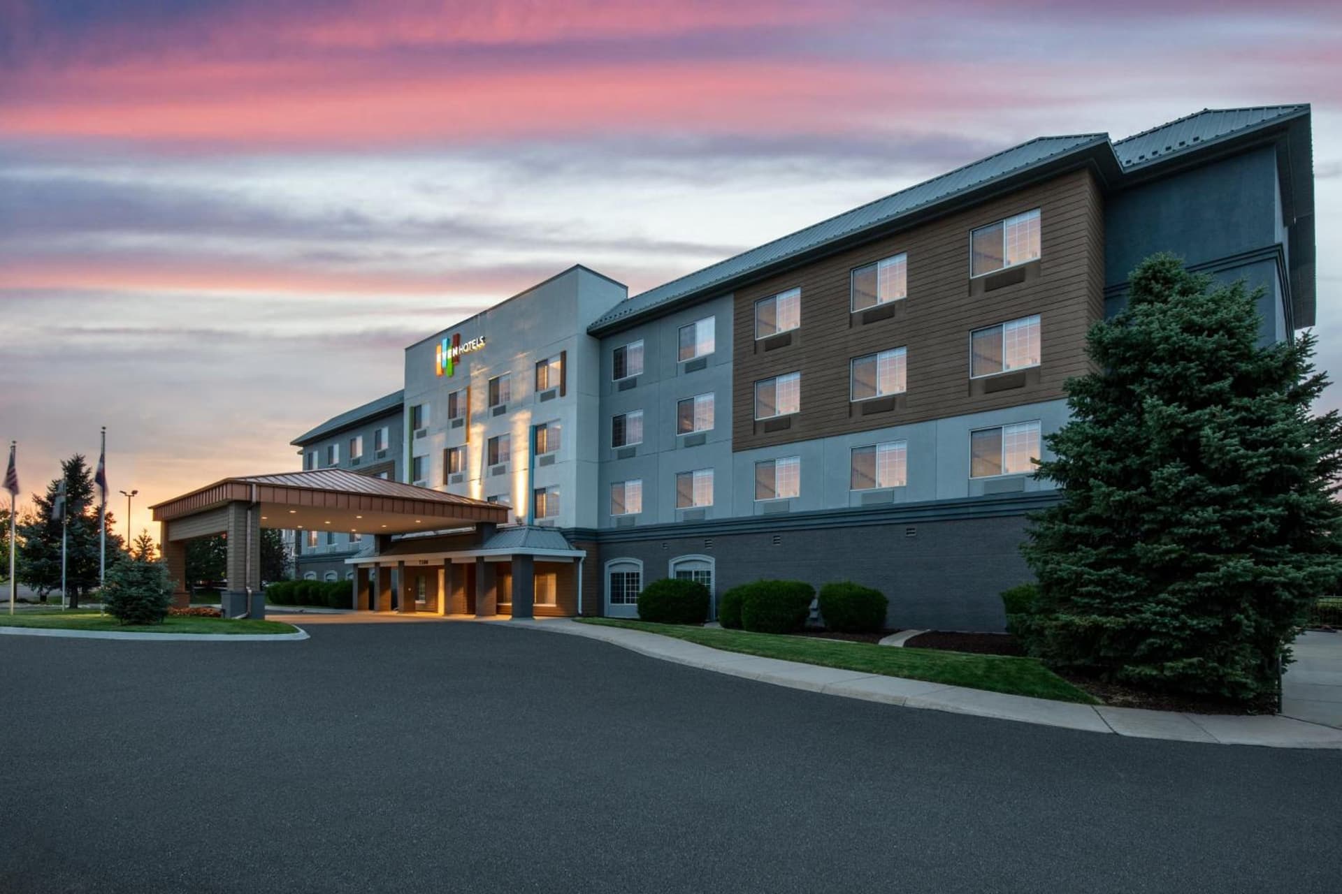 EVEN Hotels Denver Tech Center-Englewood by IHG property views in Centennial, CO — gallery photo 3