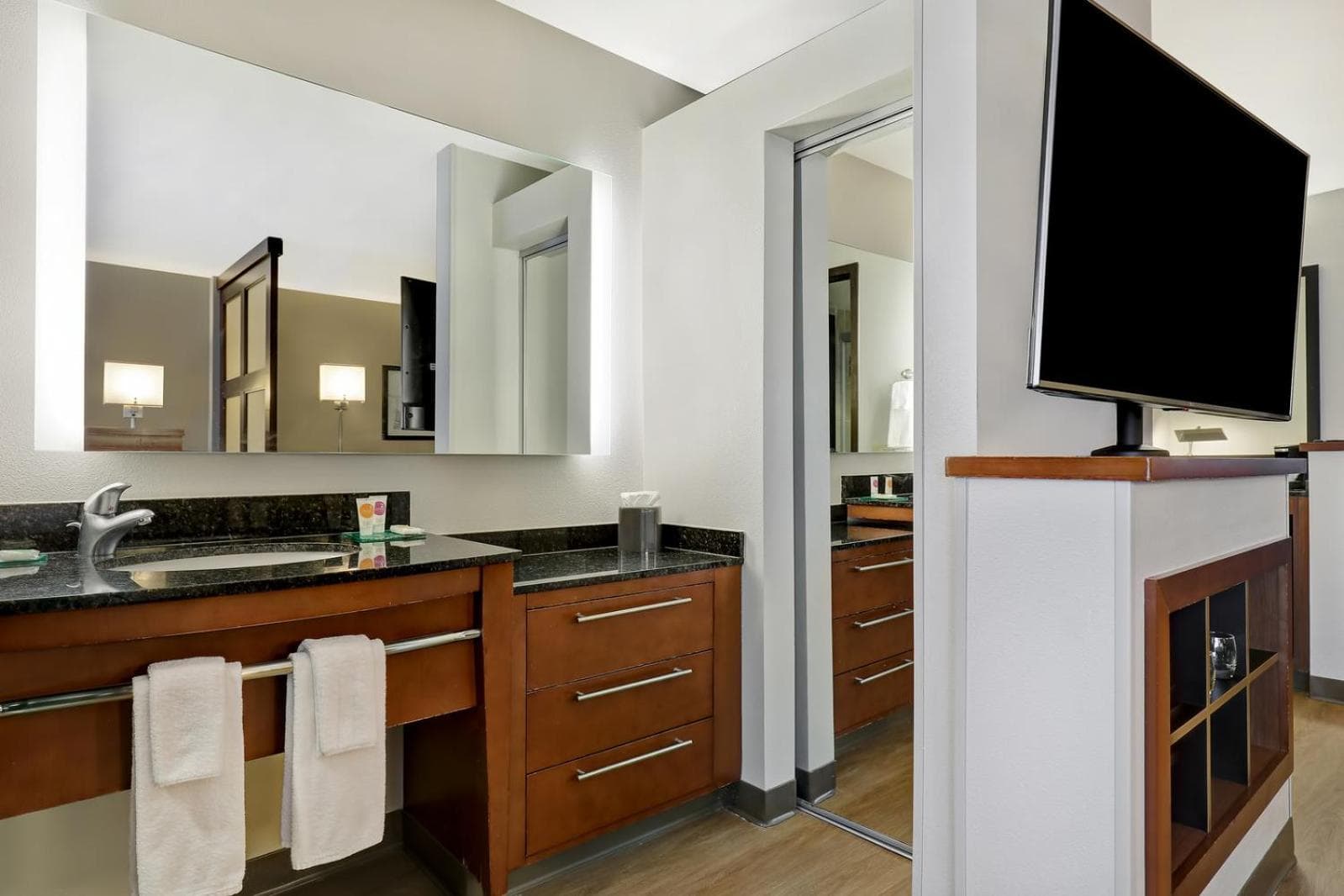 Hyatt Place San Antonio North Stone Oak gallery photo in San Antonio, TX — image 70