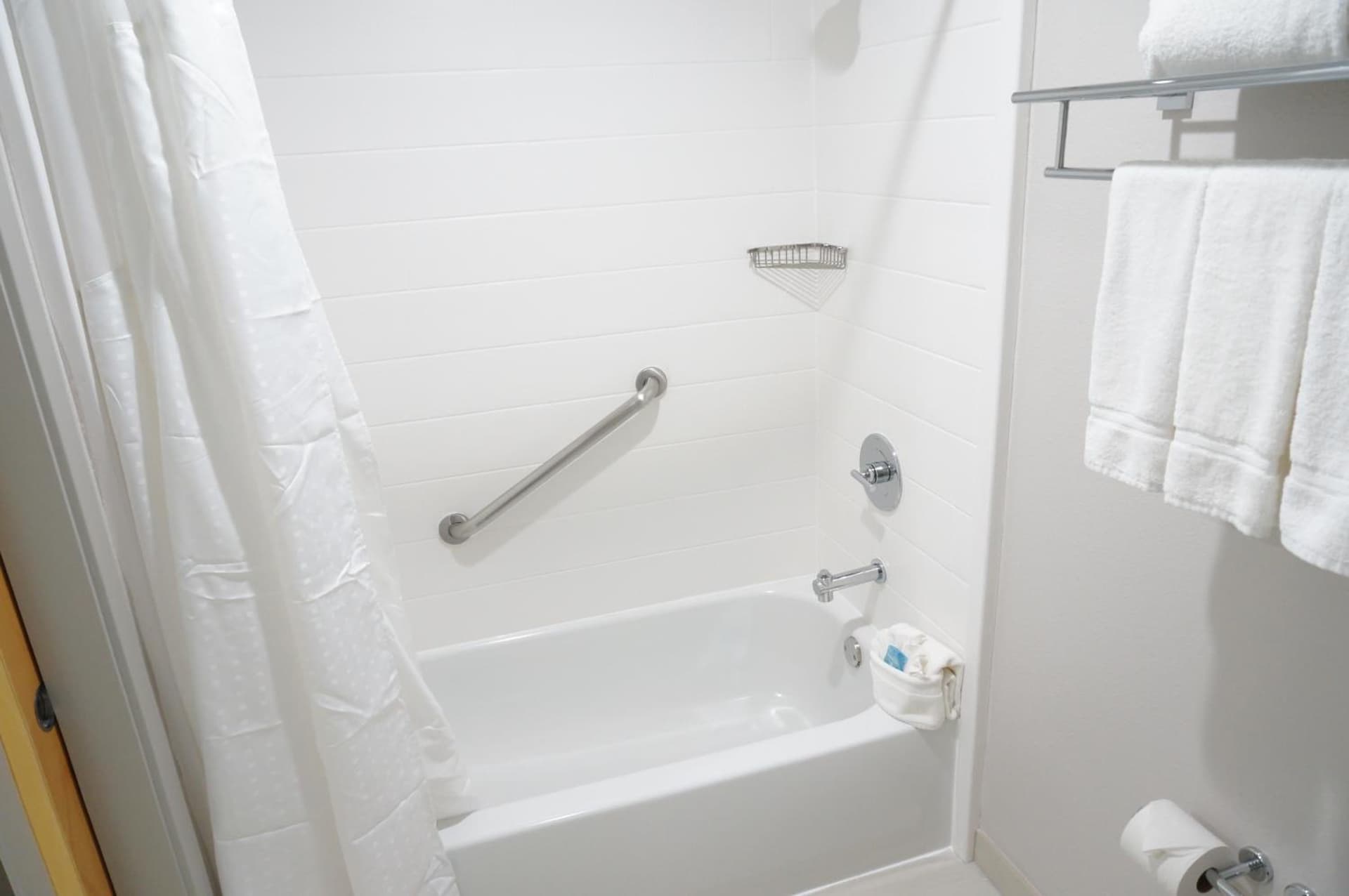 Holiday Inn Express Fremont - Milpitas Central by IHG gallery photo in Fremont, CA — image 4