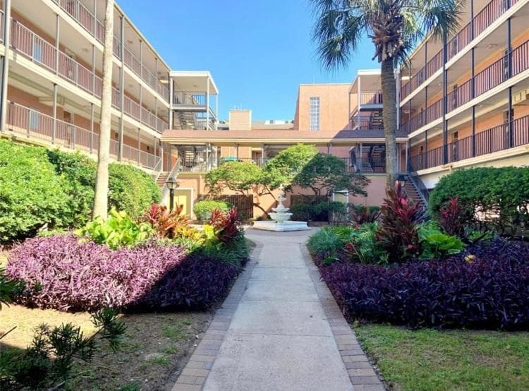 Seas the Day! featured exterior or lobby in Galveston, TX — similar hotel