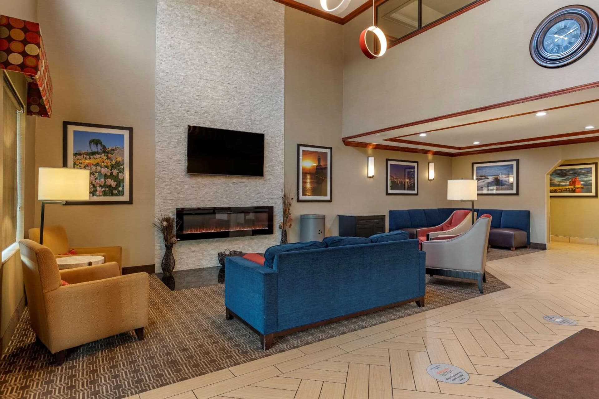 Comfort Suites Grand Rapids South gallery photo in Grand Rapids, MI — image 41