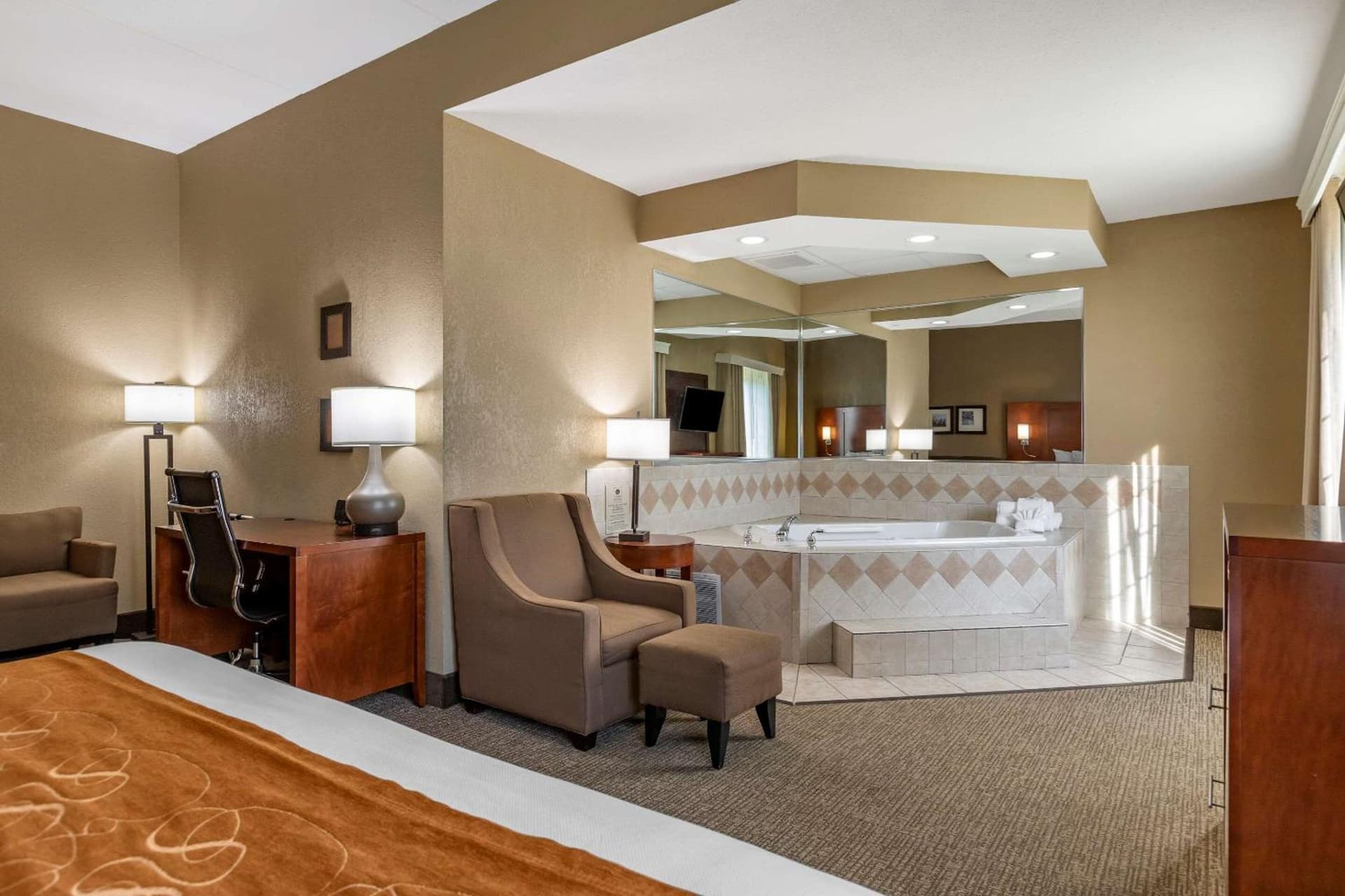 Comfort Suites Grand Rapids South gallery photo in Grand Rapids, MI — image 4