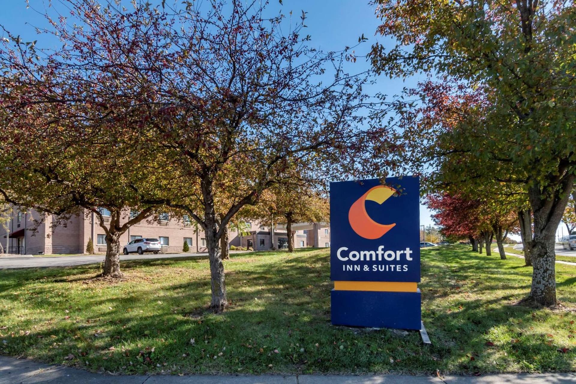 Comfort Inn & Suites Lees Summit - Kansas City interior in Lees Summit, MO — gallery photo 2