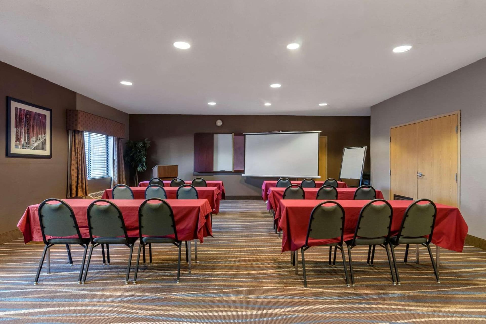 Comfort Inn & Suites Lees Summit - Kansas City gallery photo in Lees Summit, MO — image 19