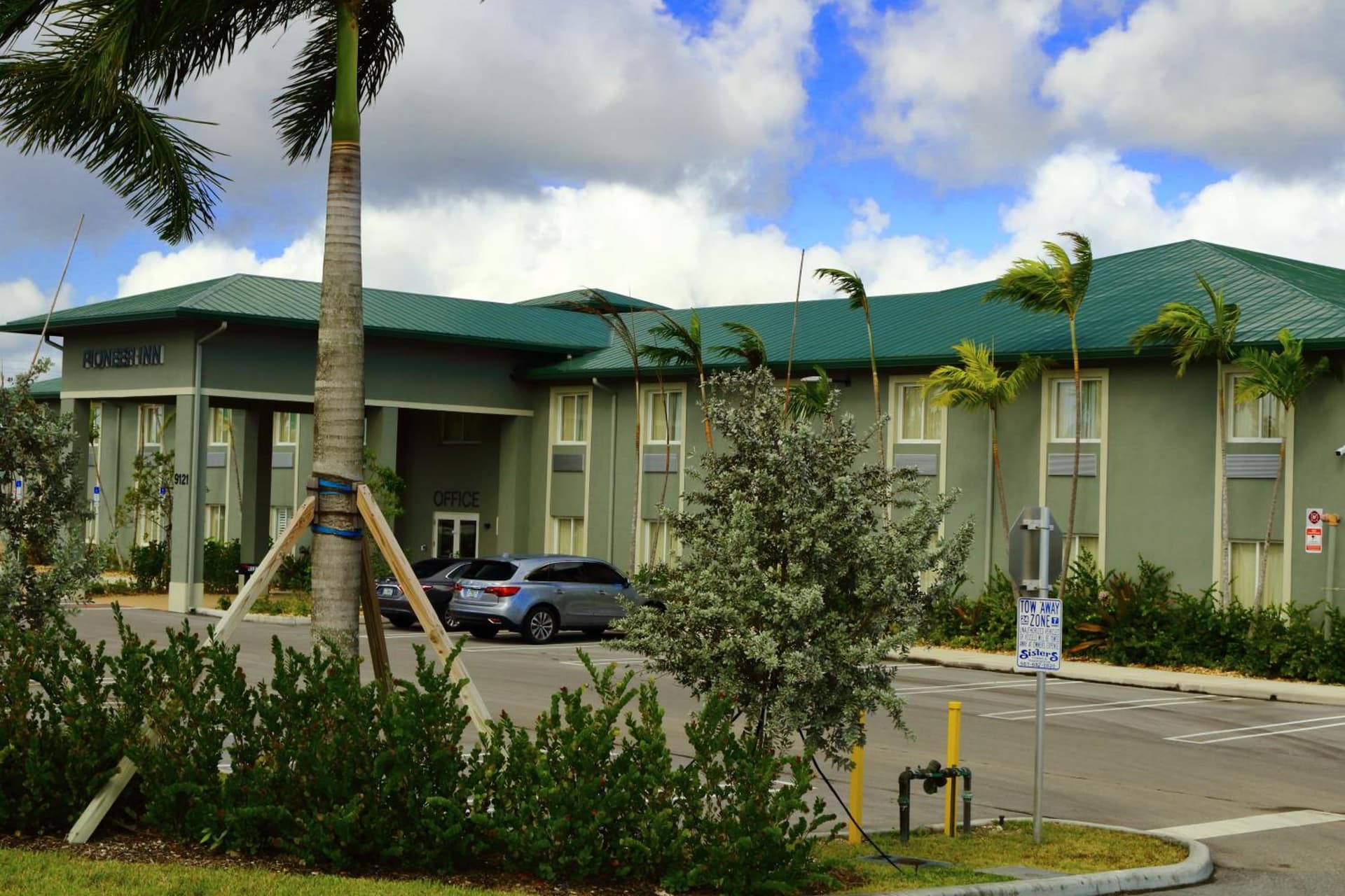 Pioneer Inn gallery photo in West Palm Beach, FL — image 8