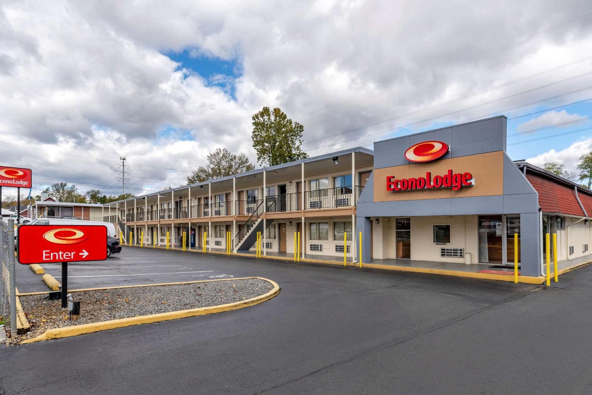 Econo Lodge Charlottesville North - University Area interior in Charlottesville, VA — gallery photo 2