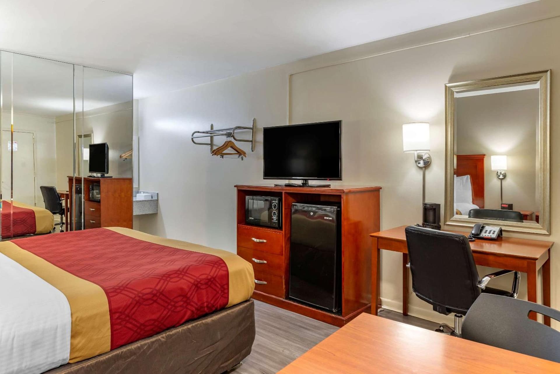 Econo Lodge Charlottesville North - University Area gallery photo in Charlottesville, VA — image 5