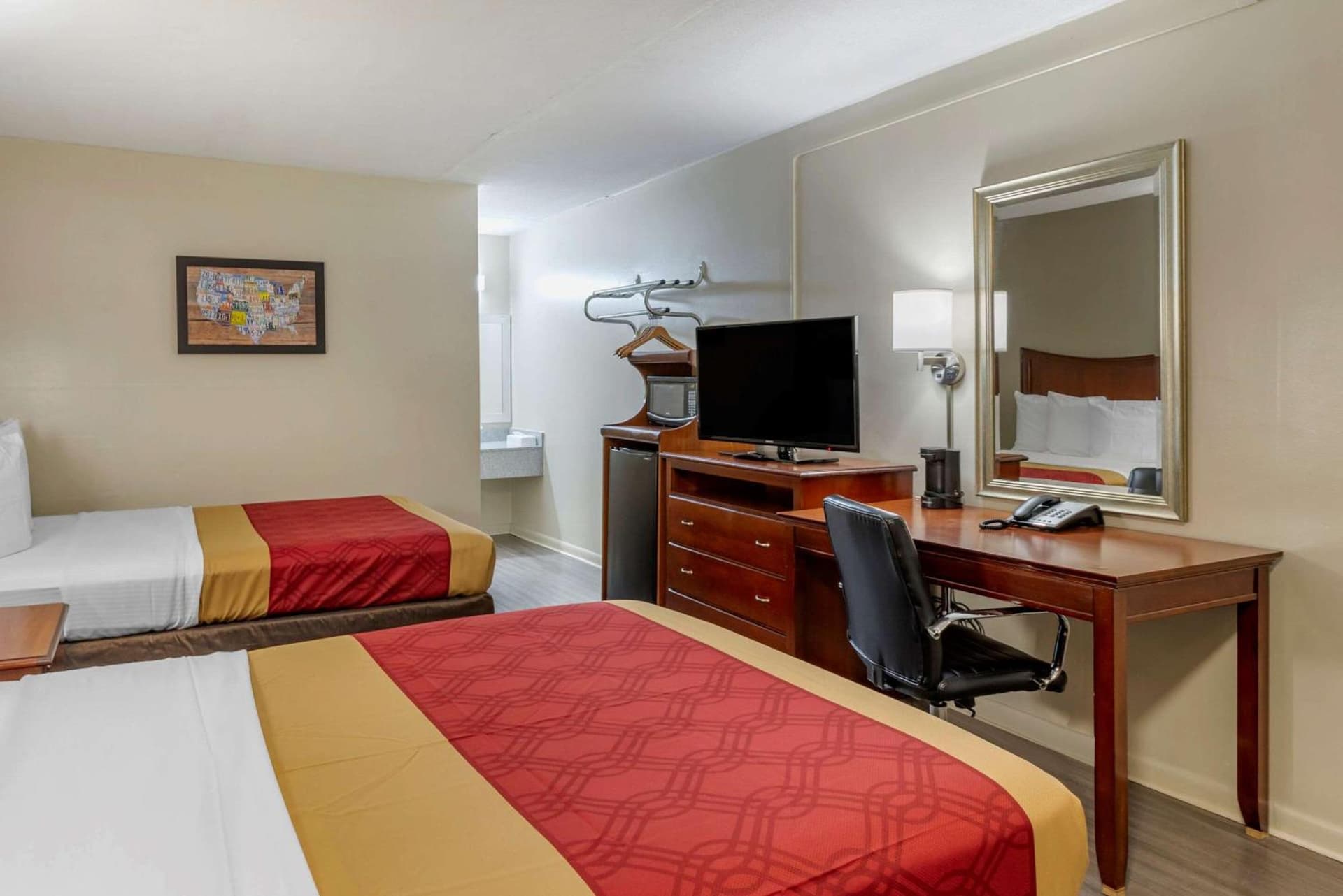 Econo Lodge Charlottesville North - University Area property views in Charlottesville, VA — gallery photo 3