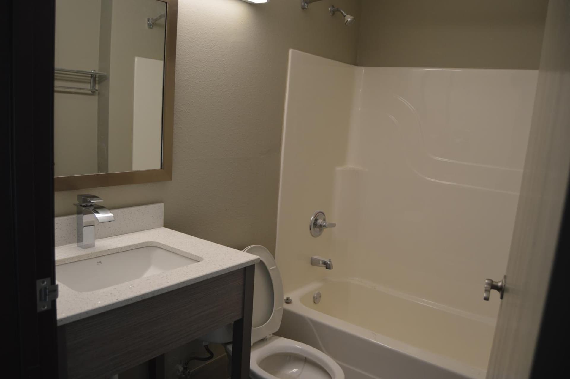 Quality Inn & Suites Grove City-Outlet Mall gallery photo in Grove City, PA — image 27