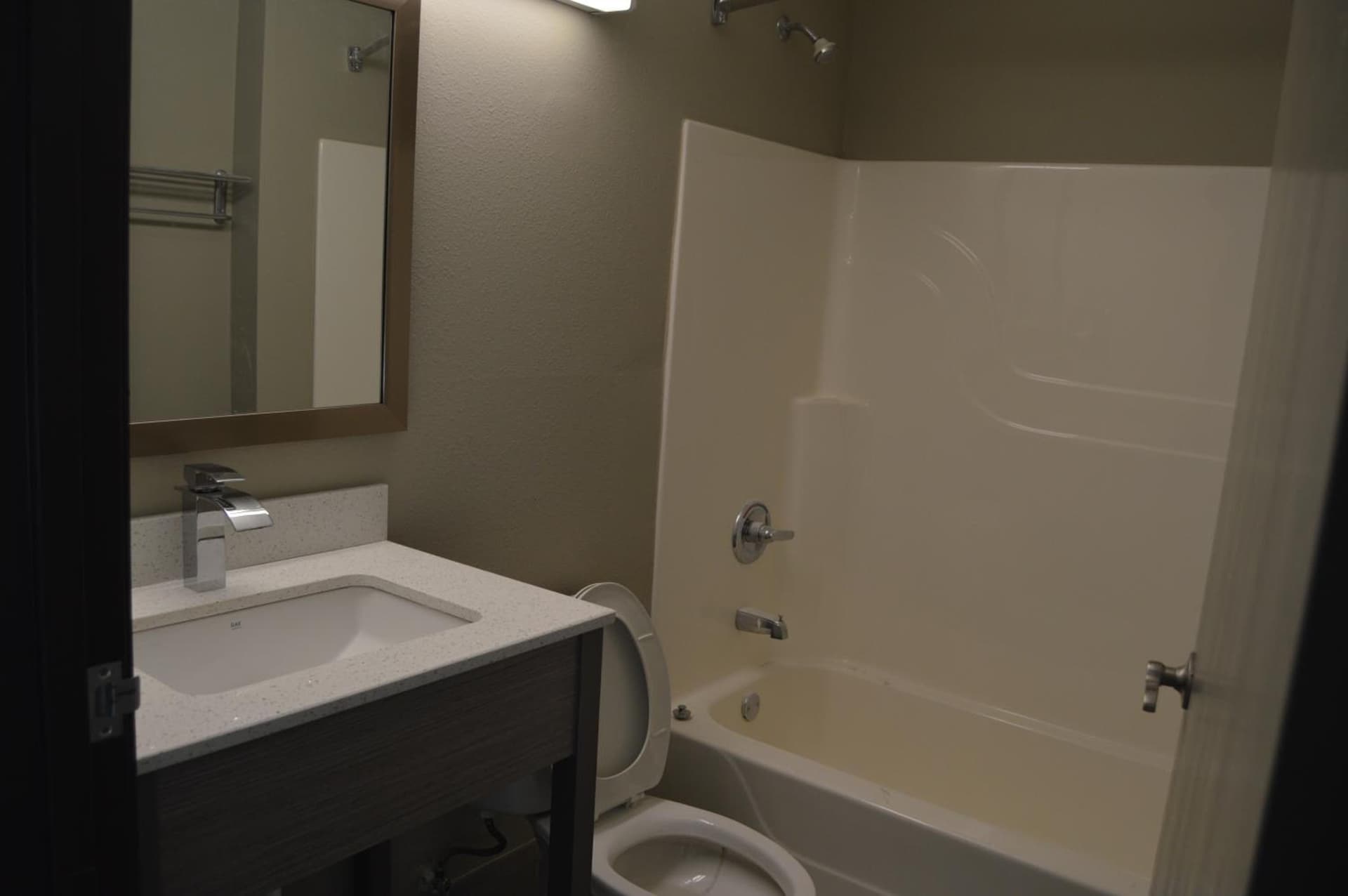 Quality Inn & Suites Grove City-Outlet Mall gallery photo in Grove City, PA — image 25