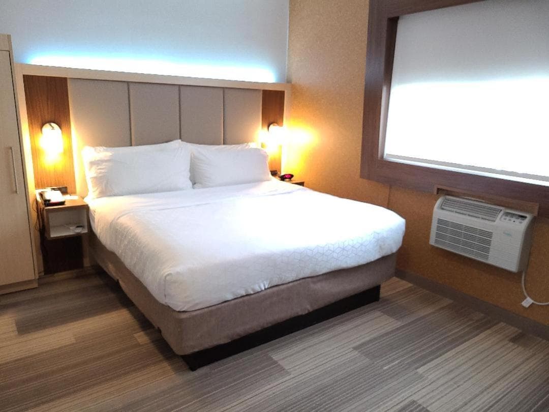Best Western Roslyn-Long Island Hotel property views in Roslyn, NY — gallery photo 3