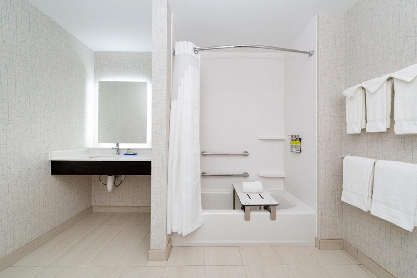 Holiday Inn Express & Suites - Romeoville - Joliet North by IHG interior in Romeoville, IL — gallery photo 2