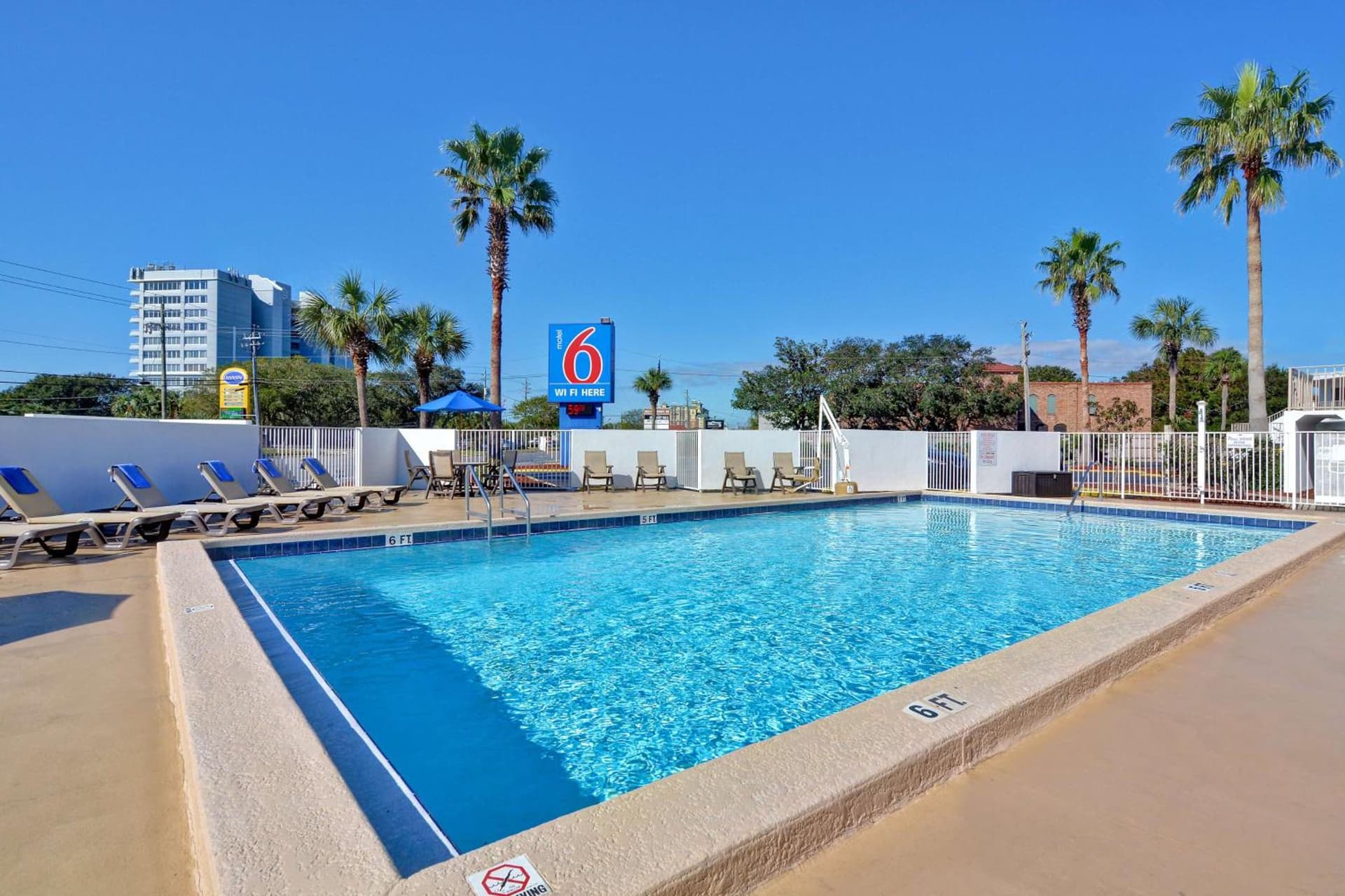 Motel 6-Destin, FL interior in Destin, FL — gallery photo 2