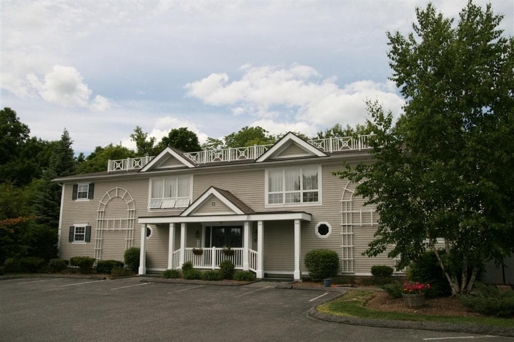 The Central Downtown Inn Suites featured exterior or lobby in Pittsfield, MA — similar hotel