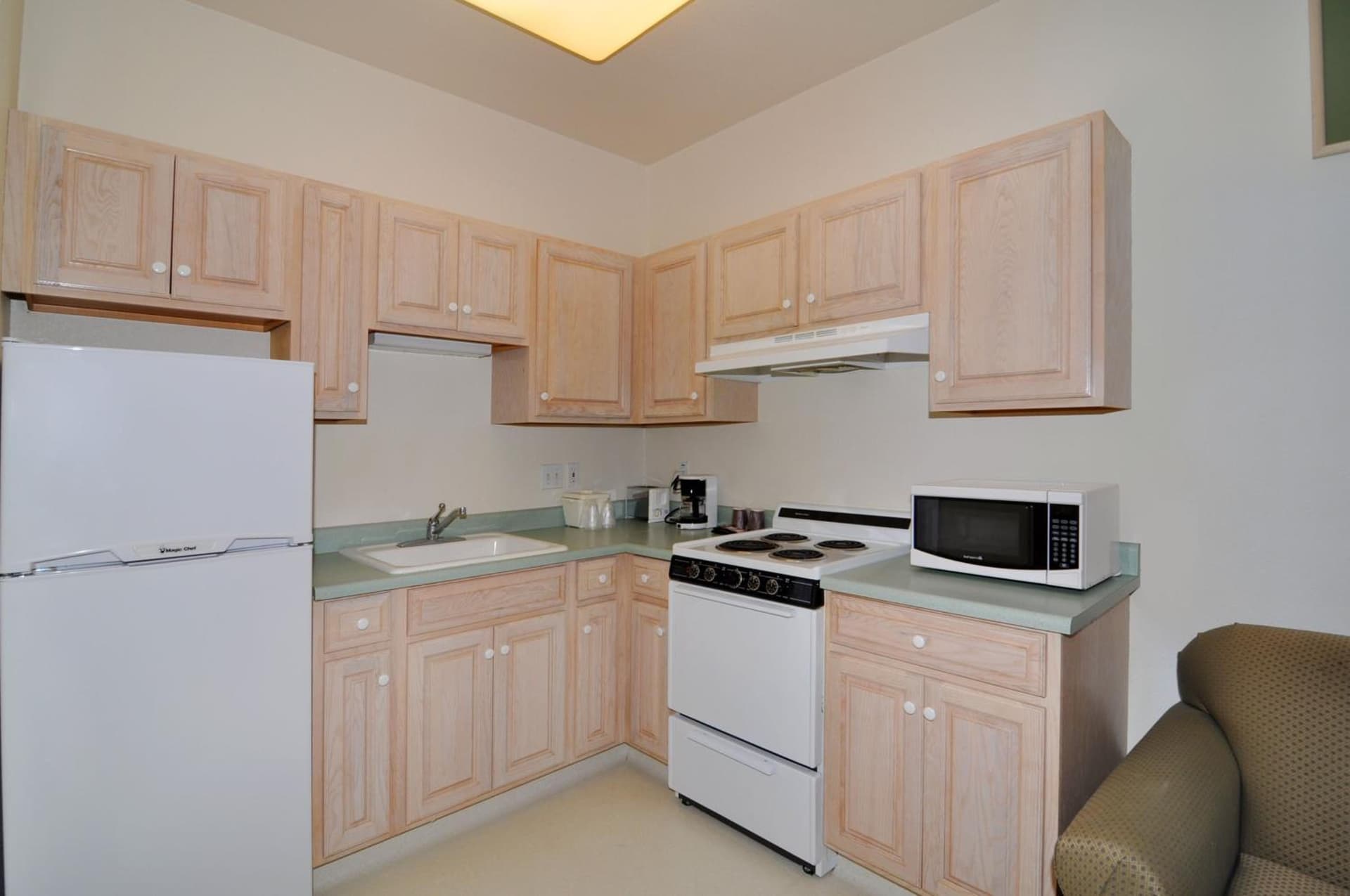 Marinwood Inn & Suites interior in Novato, CA — gallery photo 2