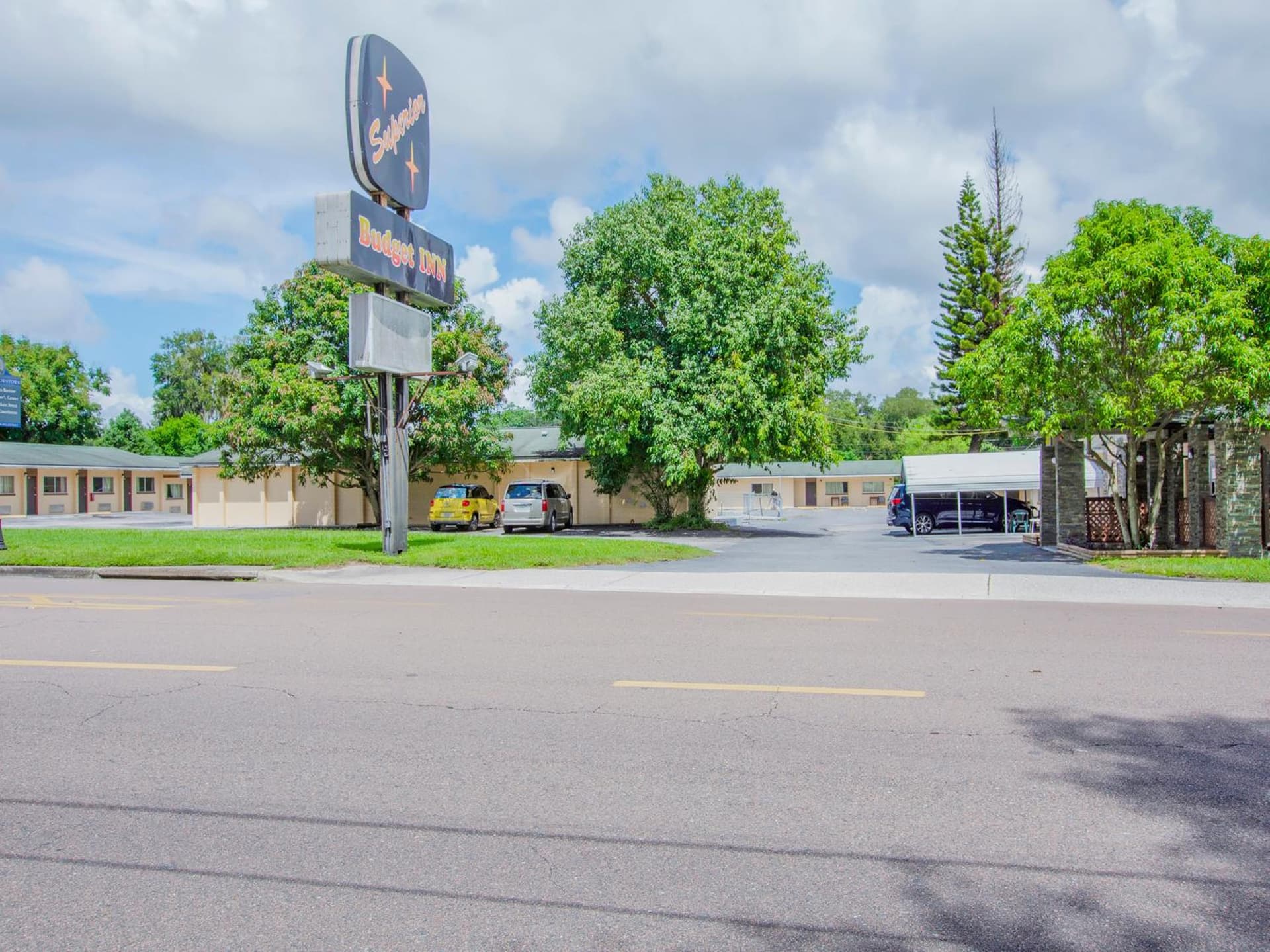OYO Superior Budget Inn Bartow featured exterior or lobby in Bartow, FL — similar hotel