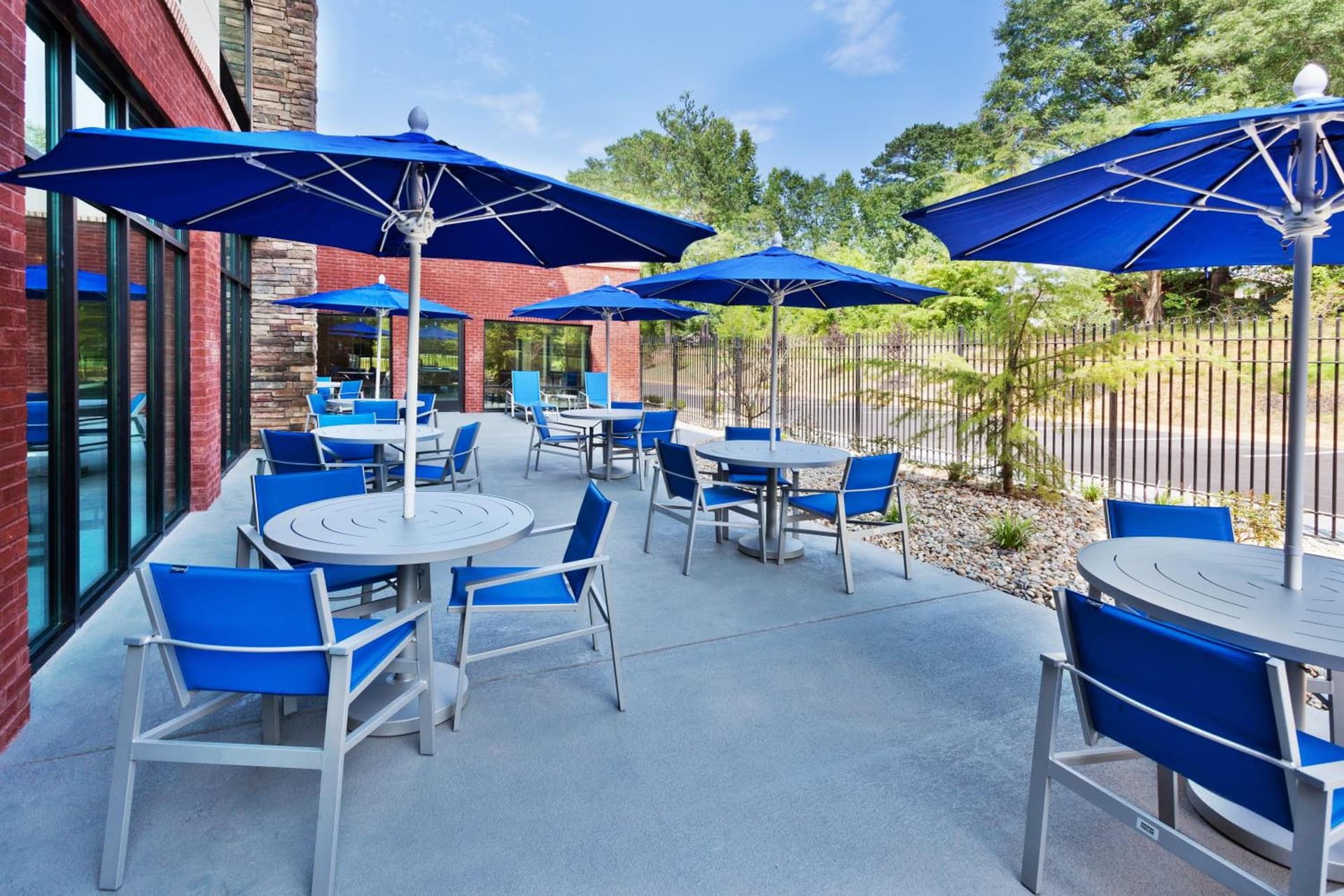 Holiday Inn Express & Suites - Fayetteville by IHG interior in Fayetteville, GA — gallery photo 2