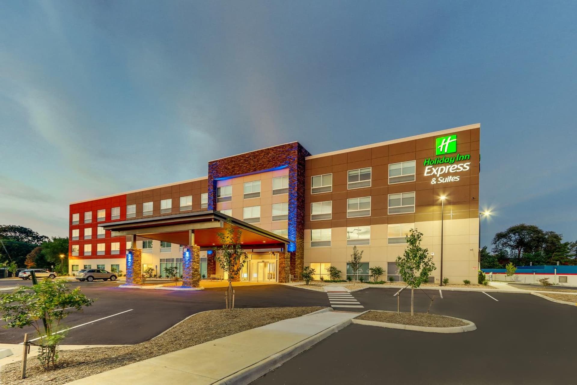 Holiday Inn Express & Suites - Roanoke – Civic Center gallery photo in Roanoke, VA — image 10