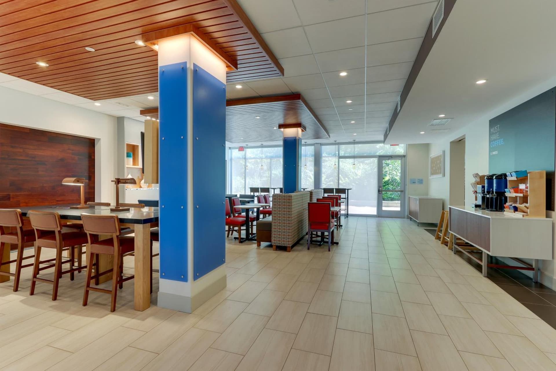 Holiday Inn Express & Suites - Roanoke – Civic Center gallery photo in Roanoke, VA — image 49