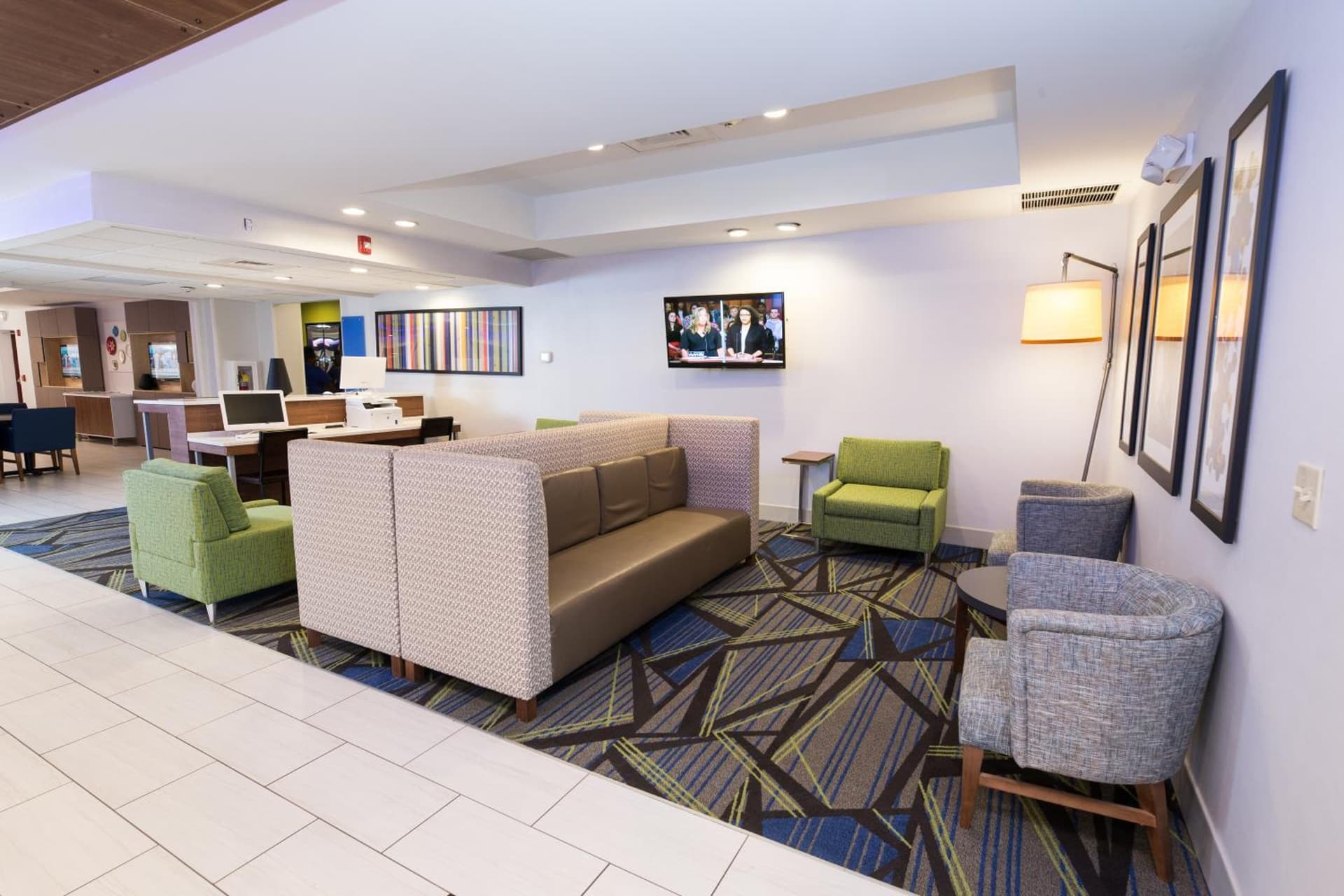 Holiday Inn Express Hotel & Suites Clinton by IHG interior in Clinton, MS — gallery photo 2