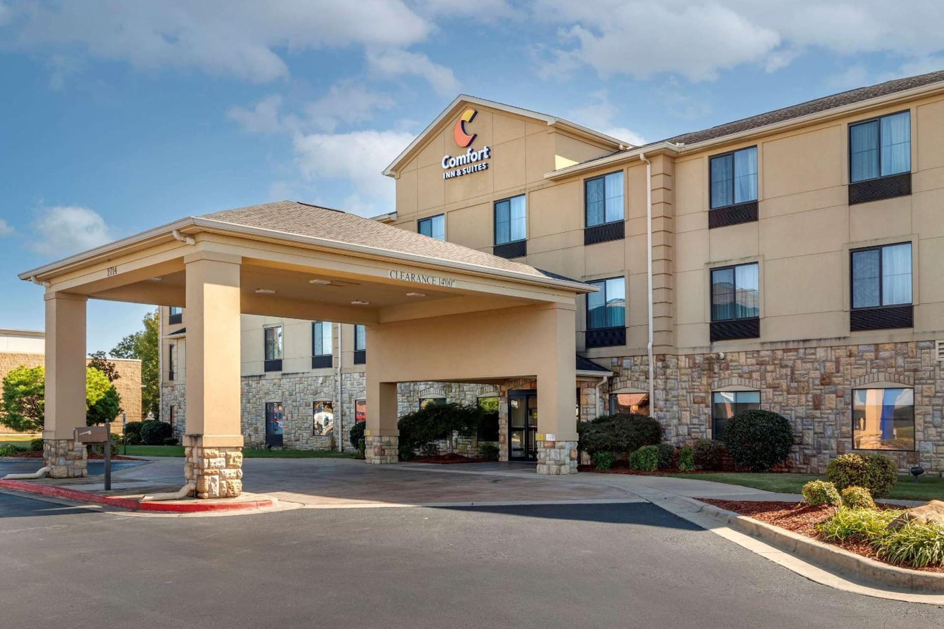 Comfort Inn & Suites Russellville I-40 interior in Russellville, AR — gallery photo 2
