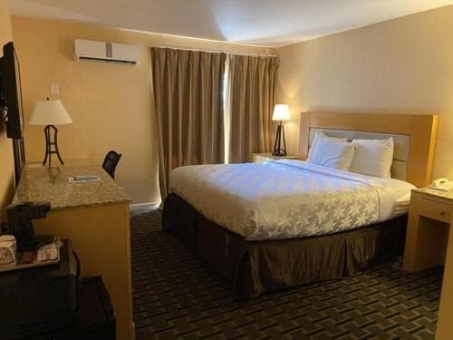 The Lemon Tree Hotel property views in Anaheim, CA — gallery photo 3
