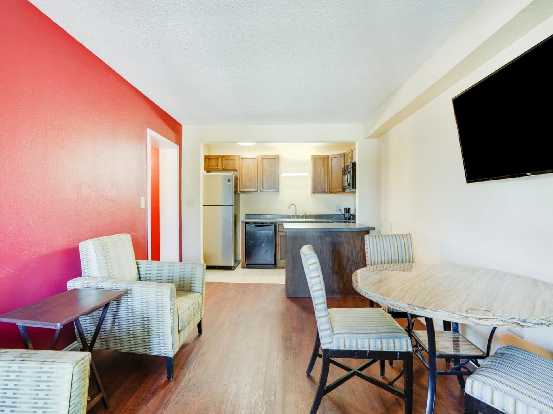 OYO Hotel Wade/Fayetteville I-95 South property views in Fayetteville, NC — gallery photo 3