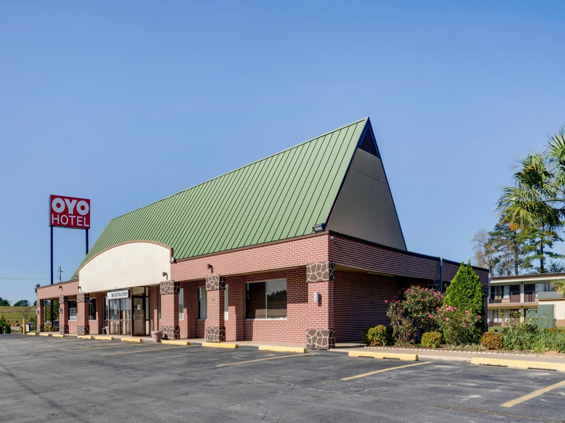 OYO Hotel Wade/Fayetteville I-95 South exterior or lobby in Fayetteville, NC — main listing photo