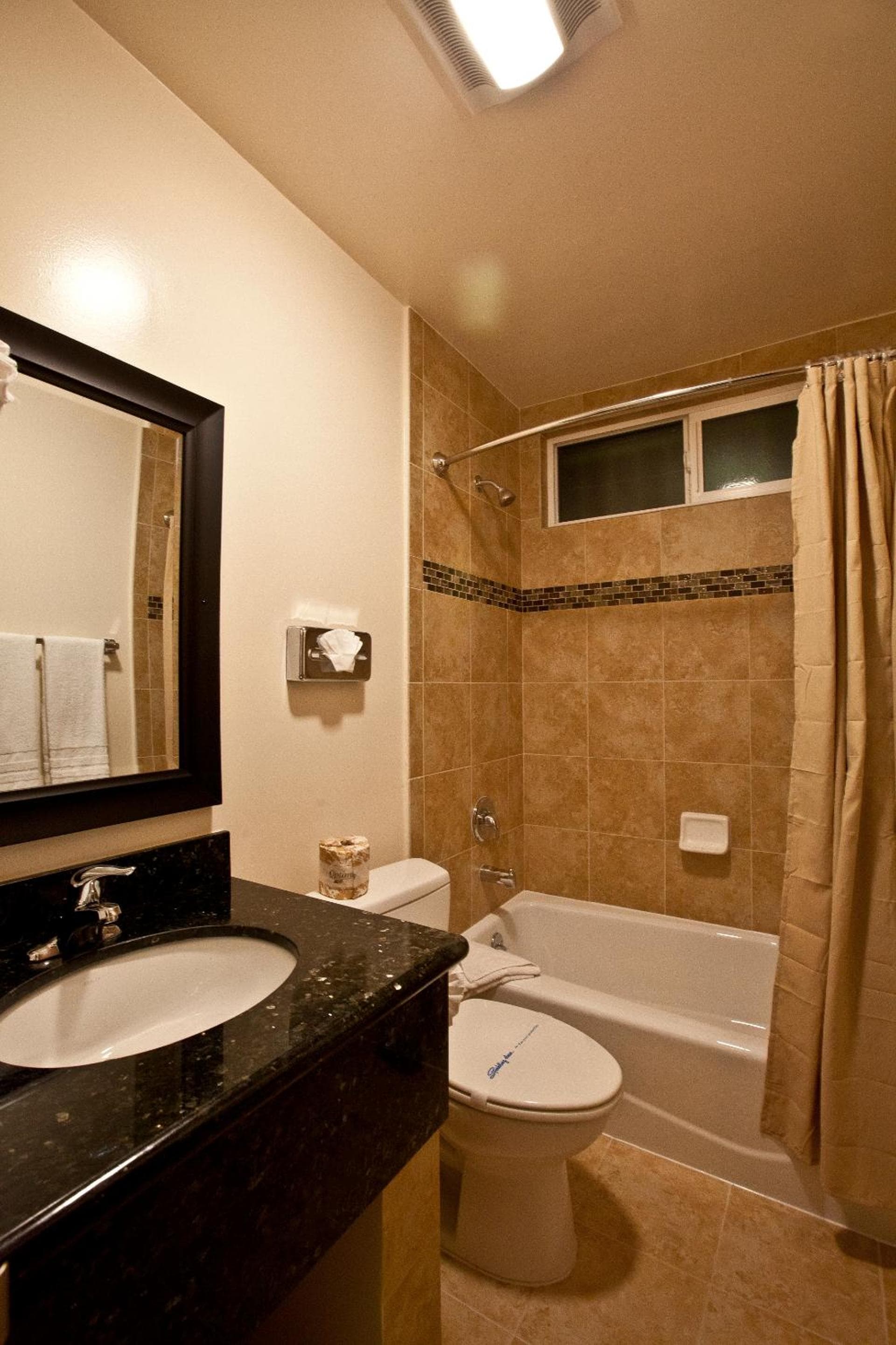 Dunes Inn - Sunset gallery photo in Los Angeles, CA — image 8