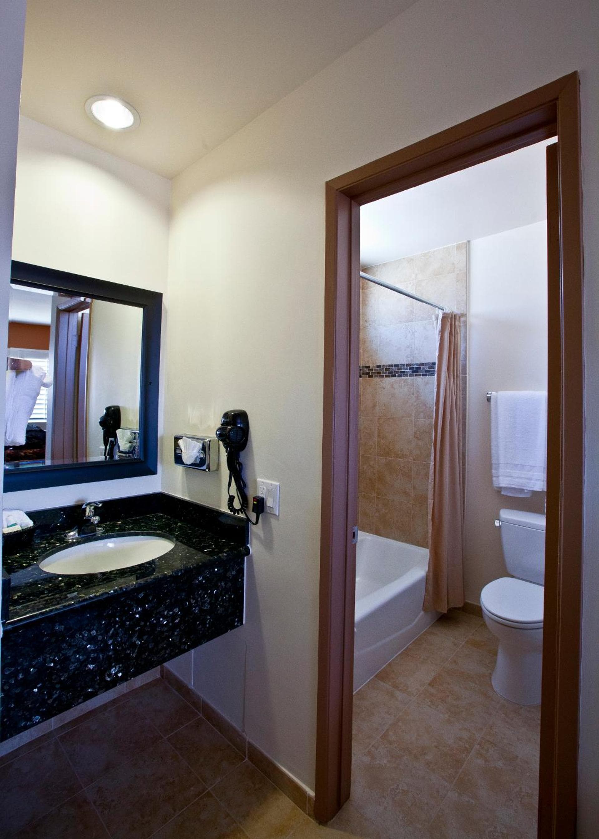 Dunes Inn - Sunset gallery photo in Los Angeles, CA — image 42