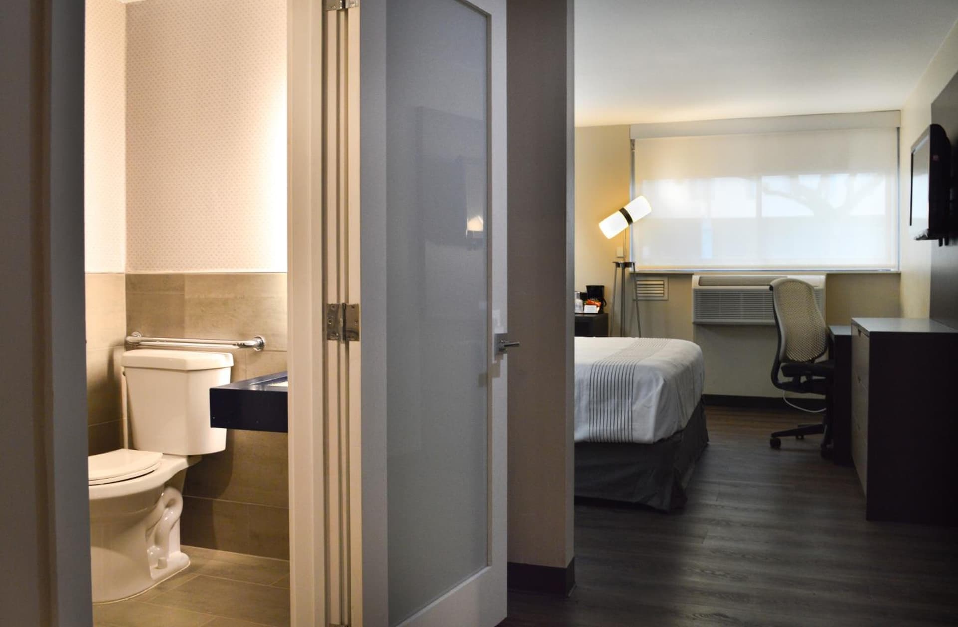 Best Western Plus Ft Lauderdale Hollywood Airport Hotel interior in Hollywood, FL — gallery photo 2