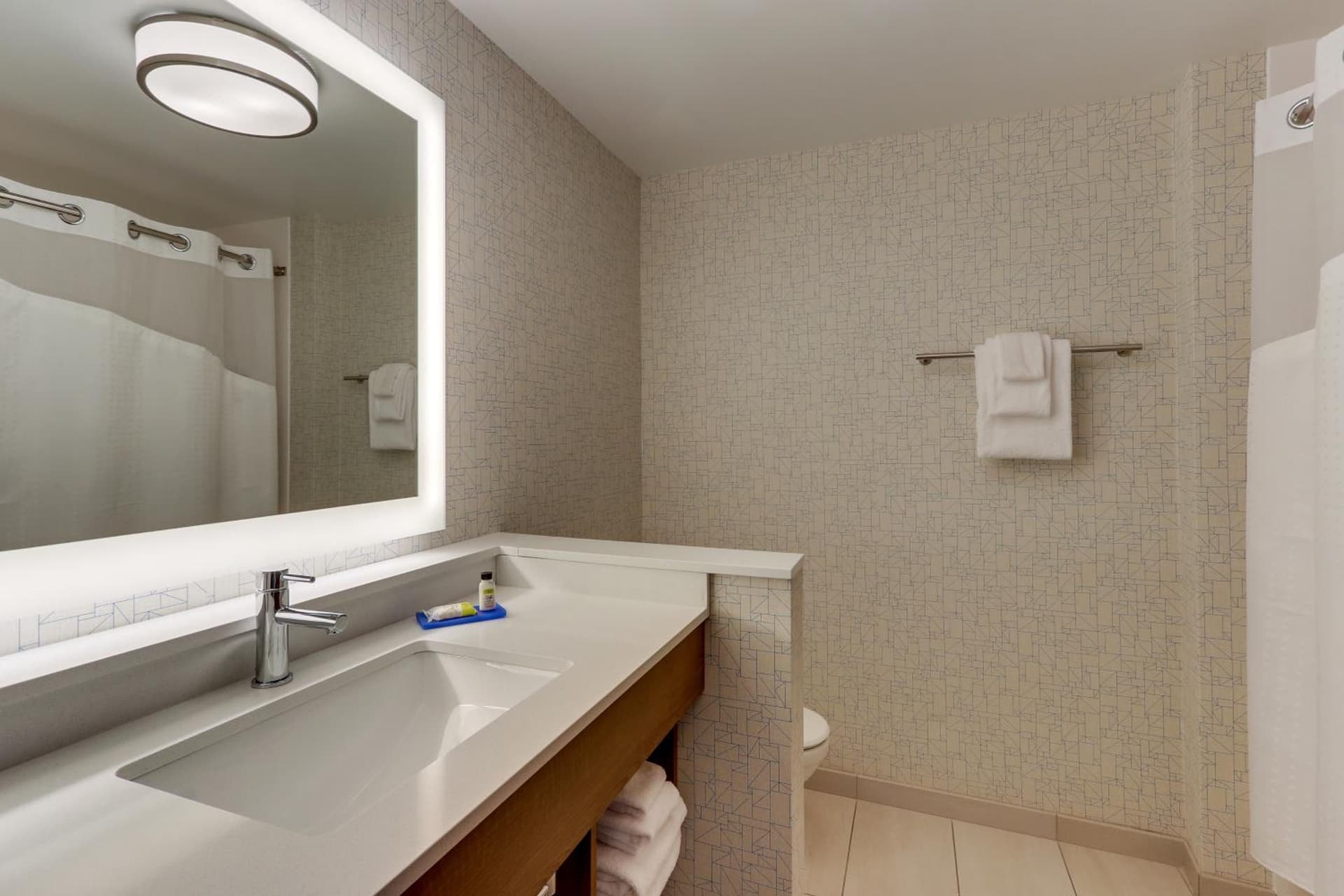 Holiday Inn Express & Suites - Saugerties - Hudson Valley by IHG gallery photo in Saugerties, NY — image 25