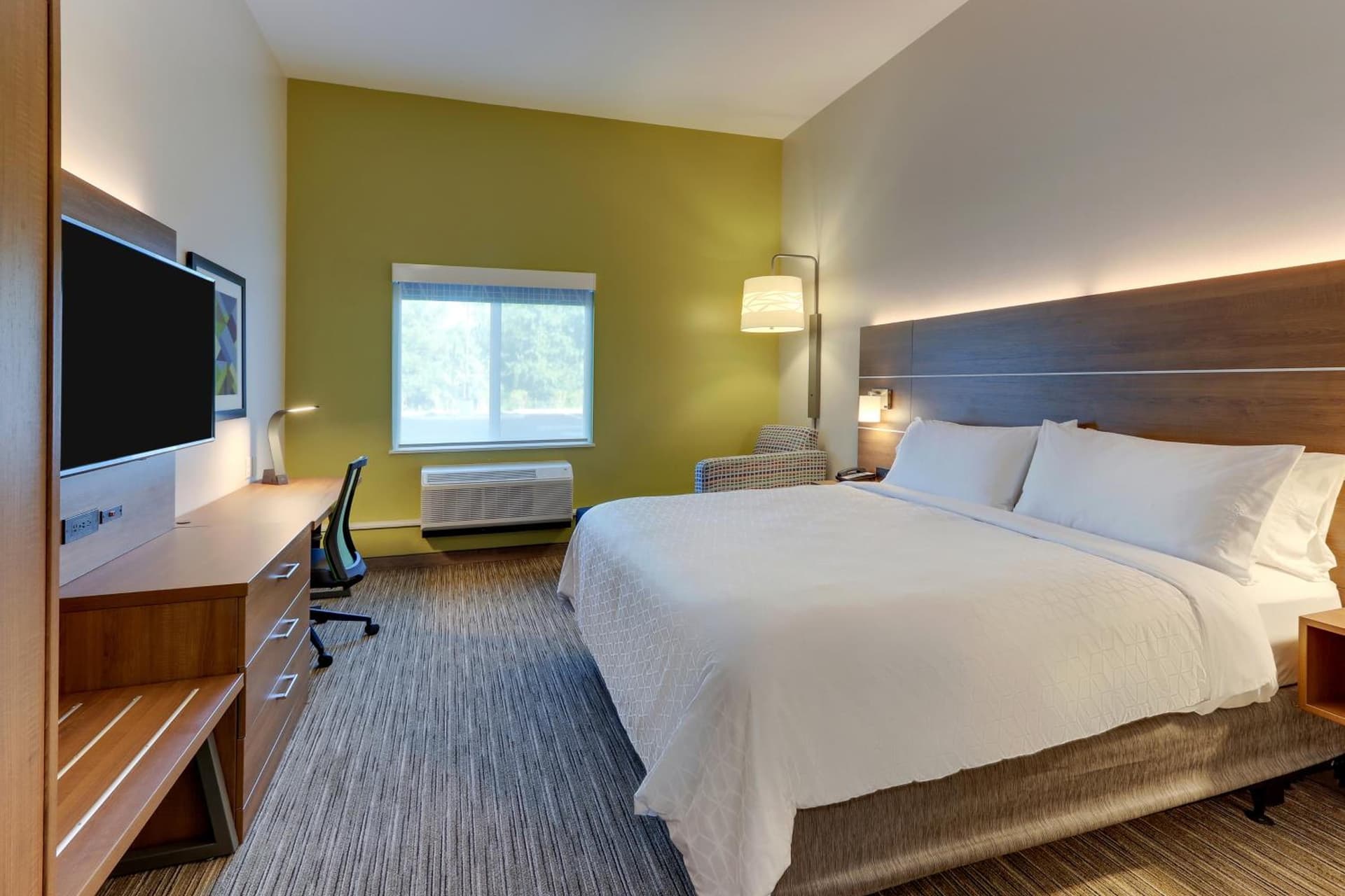 Holiday Inn Express & Suites - Saugerties - Hudson Valley by IHG property views in Saugerties, NY — gallery photo 3