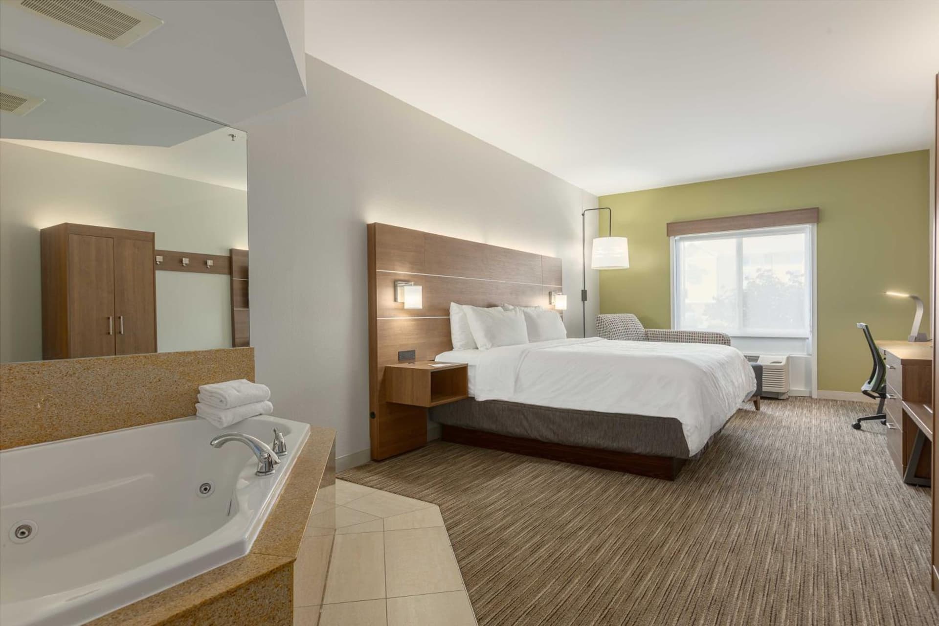 Holiday Inn Express Hotel & Suites Binghamton University-Vestal by IHG gallery photo in Vestal — image 7
