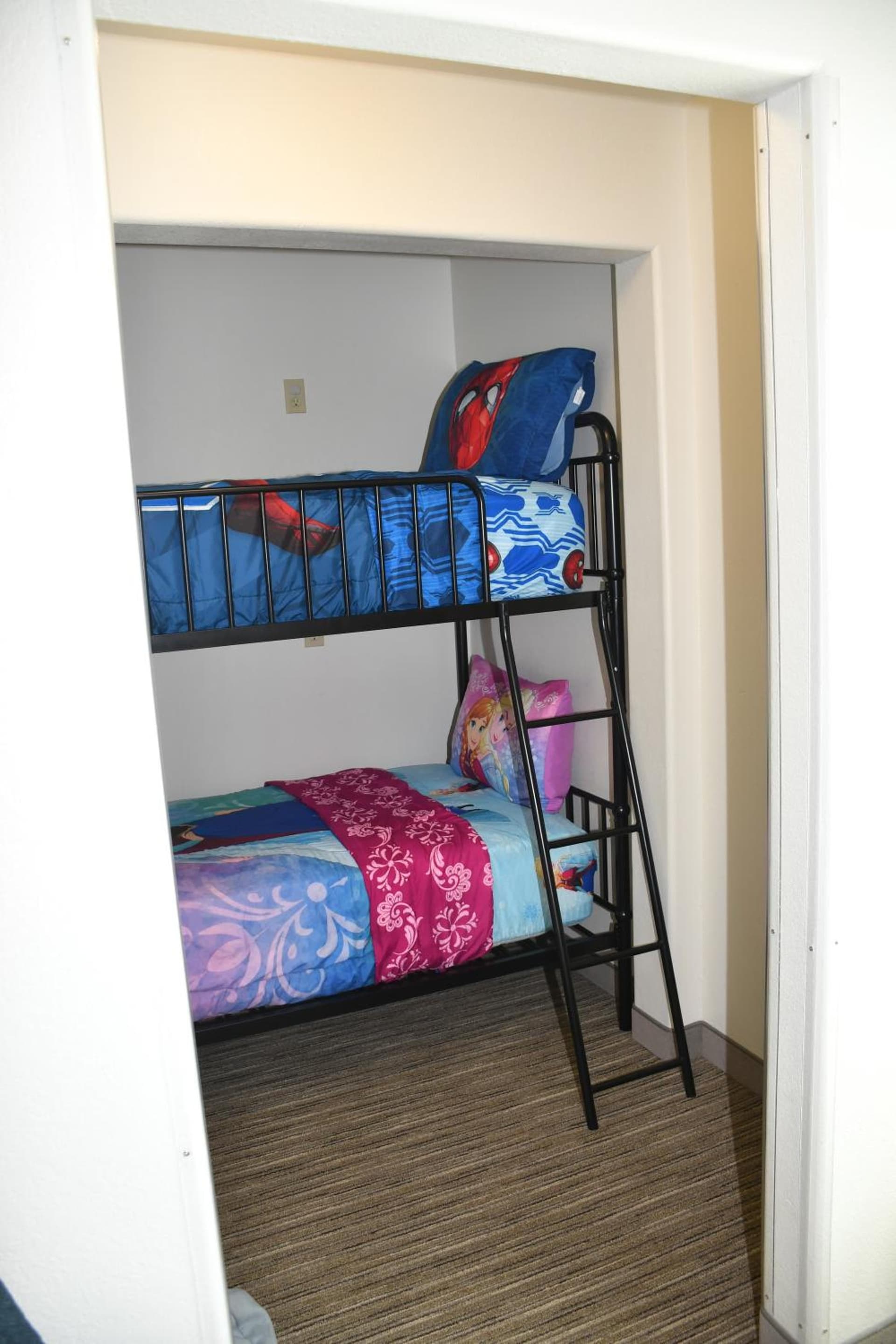 Holiday Inn Express Hotel & Suites Evanston by IHG interior in Evanston, WY — gallery photo 2