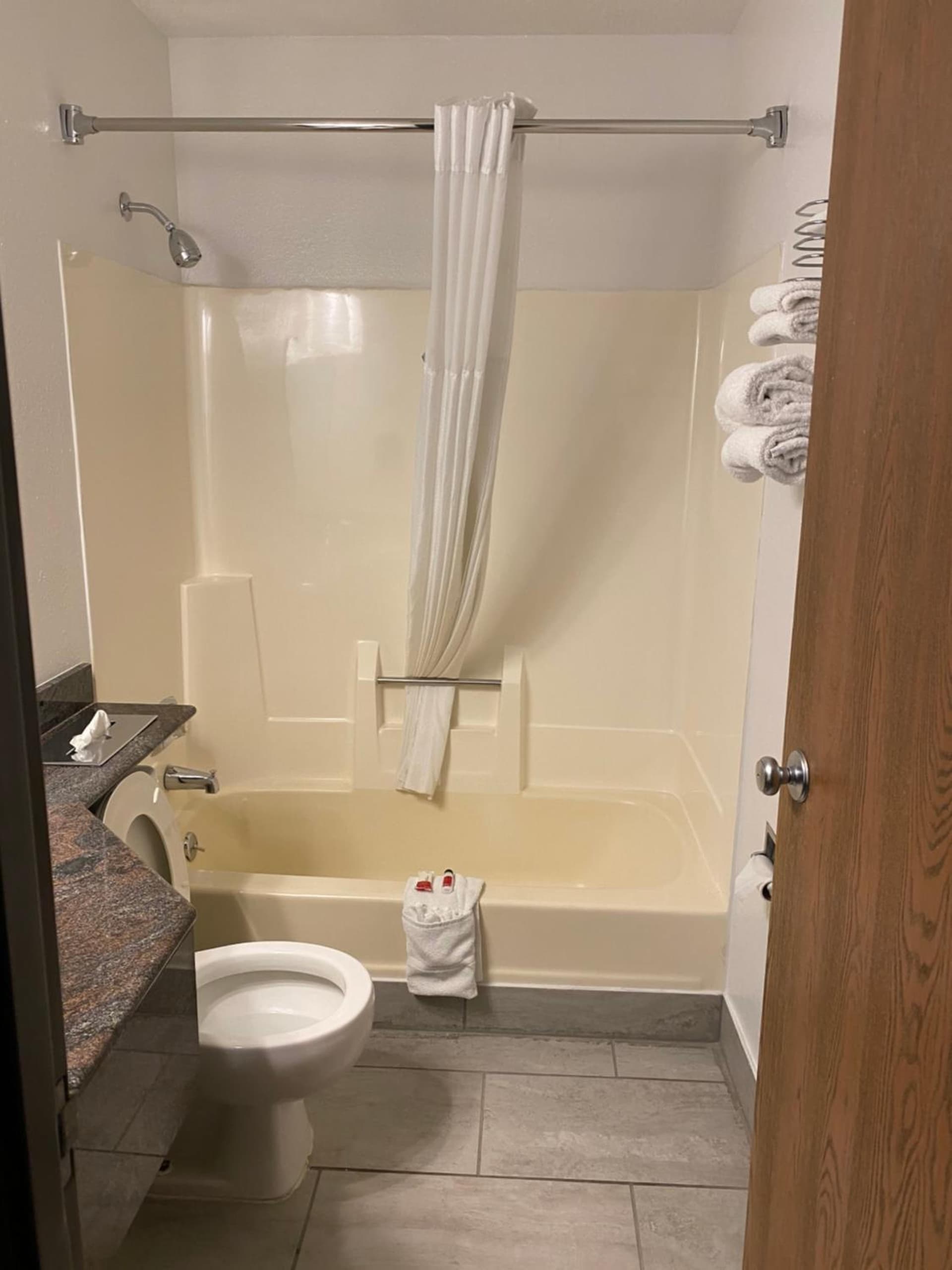 Travelodge by Wyndham La Porte/Michigan City Area gallery photo in LaPorte, IN — image 26