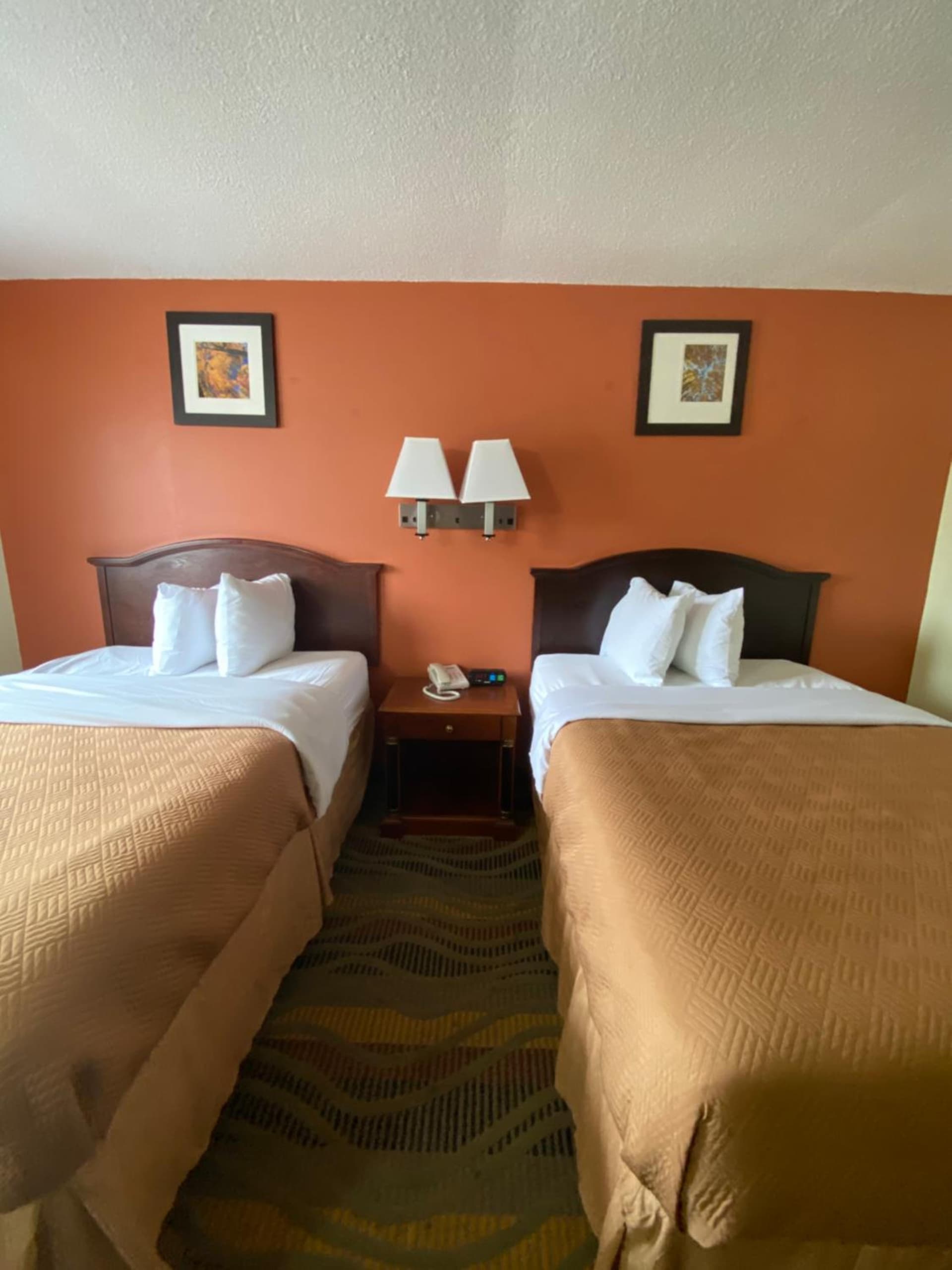 Travelodge by Wyndham La Porte/Michigan City Area gallery photo in LaPorte, IN — image 36