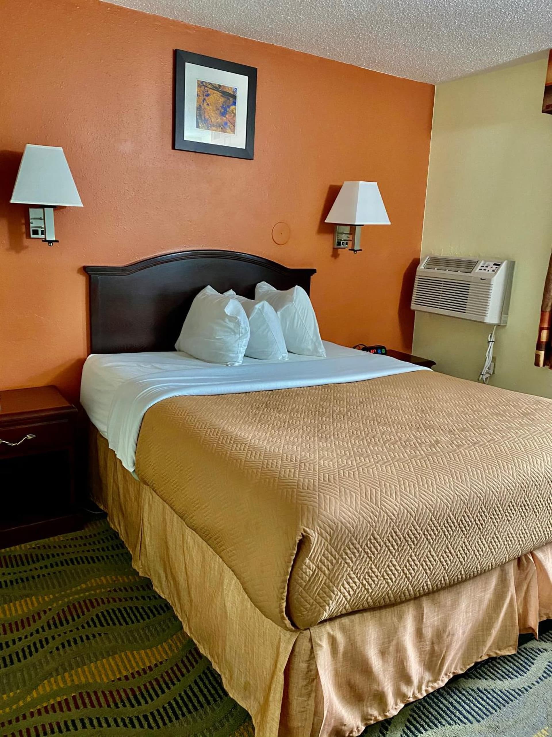 Travelodge by Wyndham La Porte/Michigan City Area gallery photo in LaPorte, IN — image 33